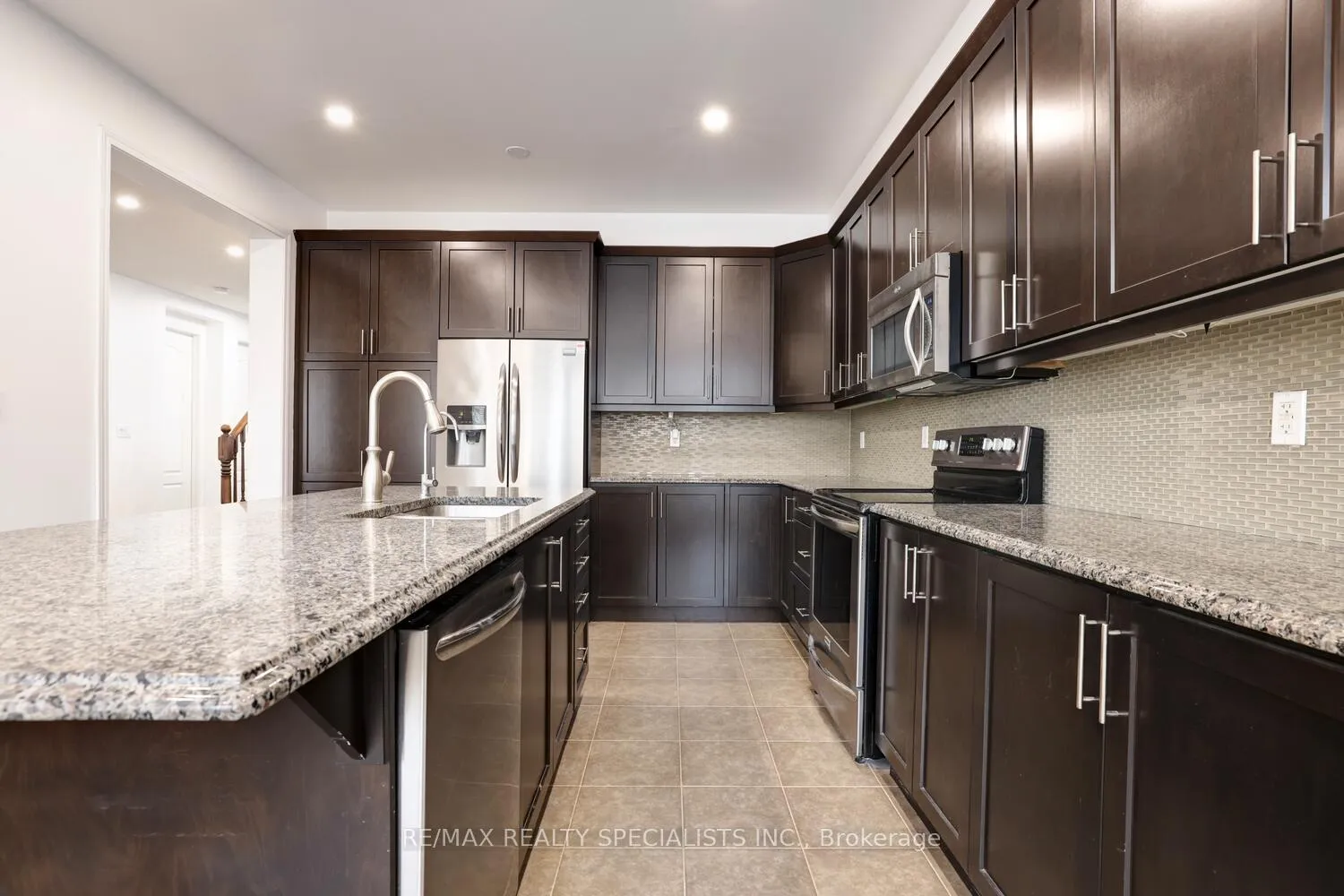 Photo 15 of 8 Rottenburg Crescent, Milton, Willmott — HOMEH
