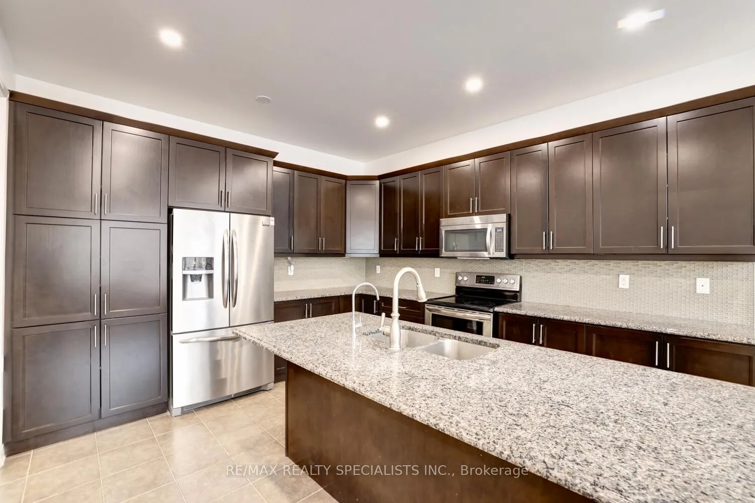 Photo 17 of 8 Rottenburg Crescent, Milton, Willmott — HOMEH