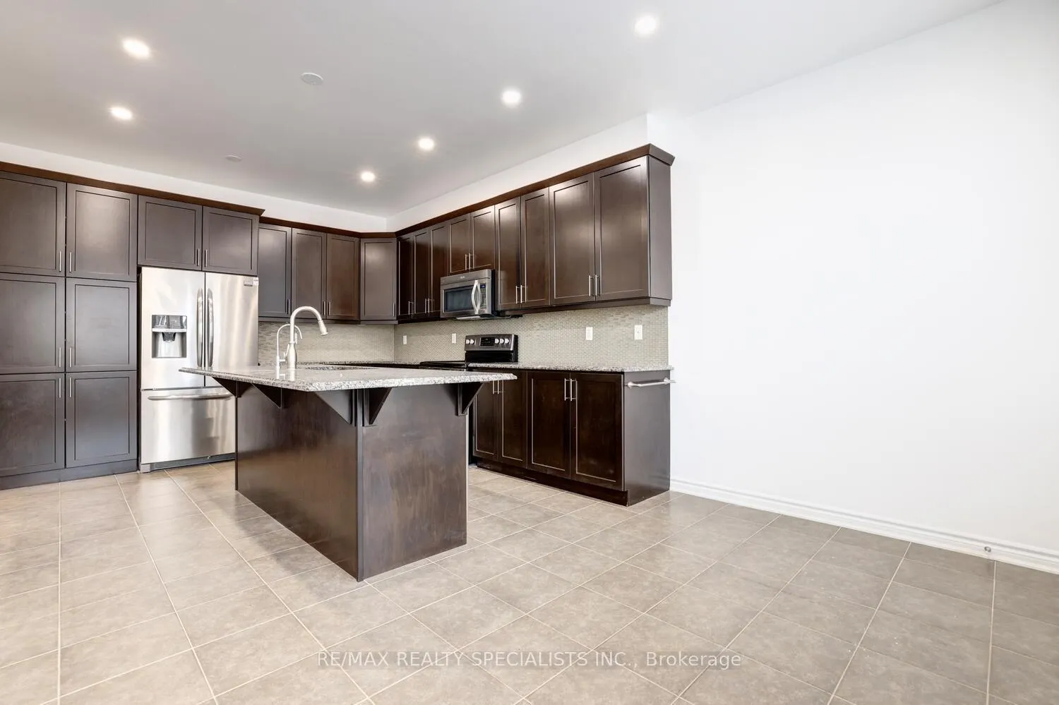 Photo 18 of 8 Rottenburg Crescent, Milton, Willmott — HOMEH