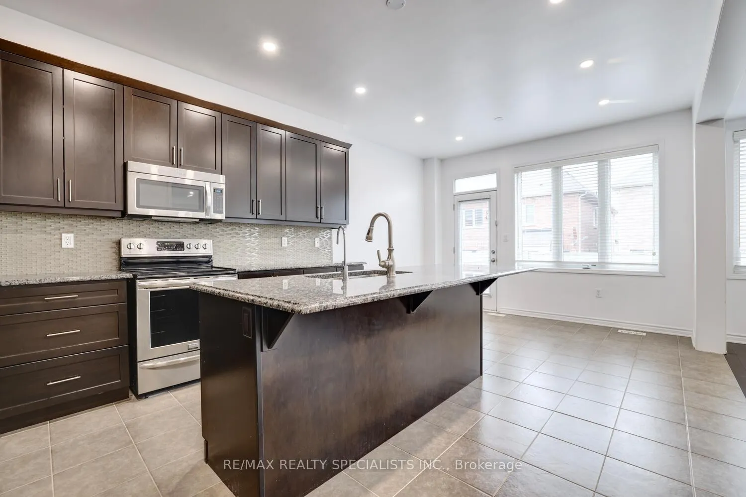 Photo 20 of 8 Rottenburg Crescent, Milton, Willmott — HOMEH