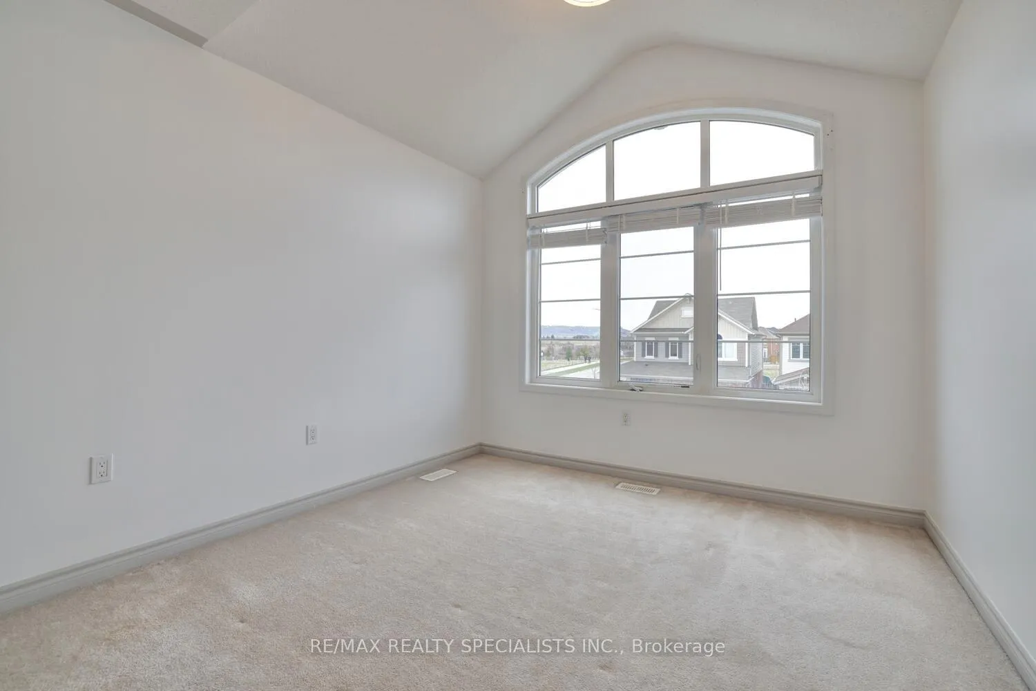 Photo 40 of 8 Rottenburg Crescent, Milton, Willmott — HOMEH