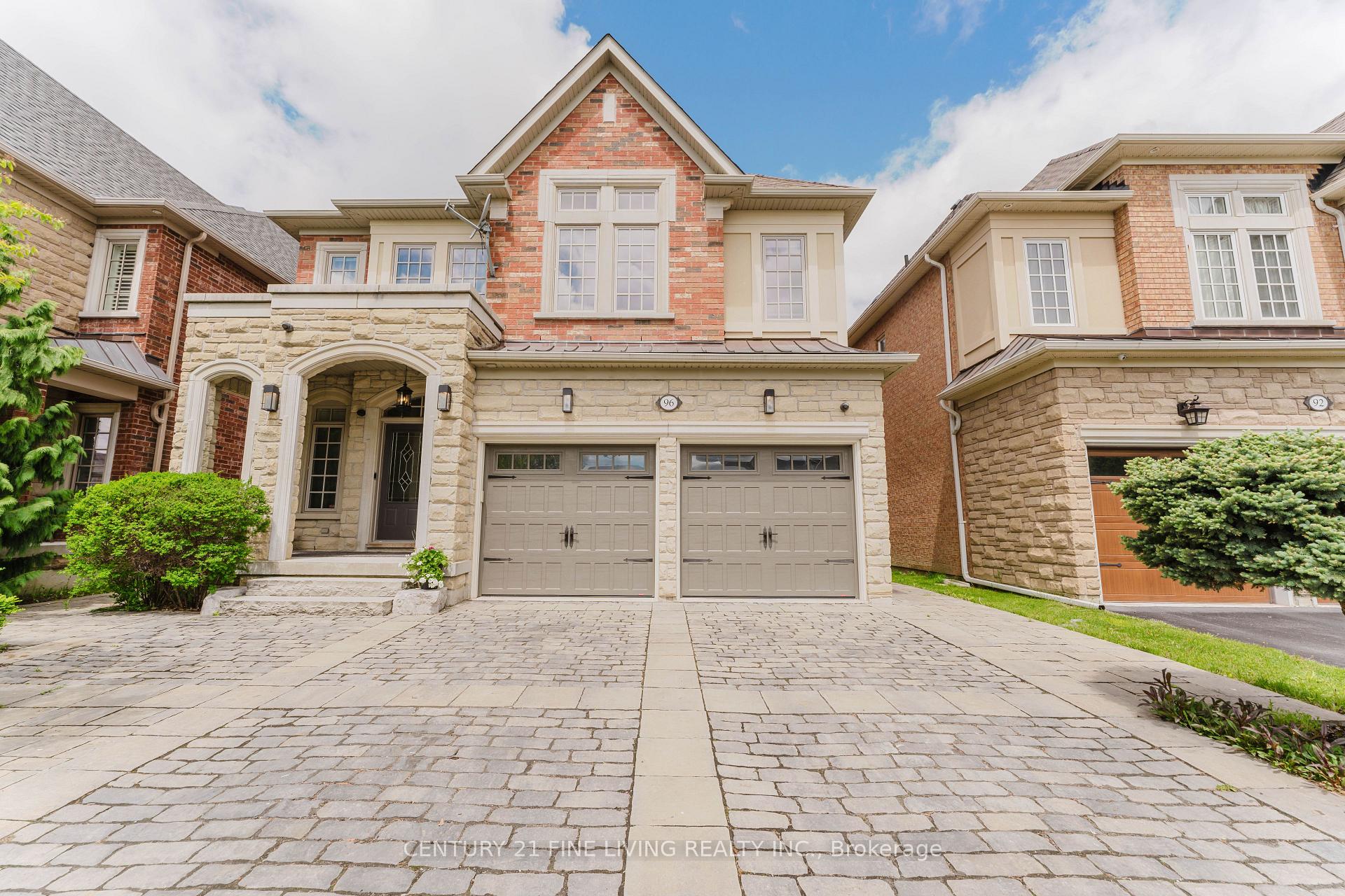 Front of 96 Wolf Creek Crescent
