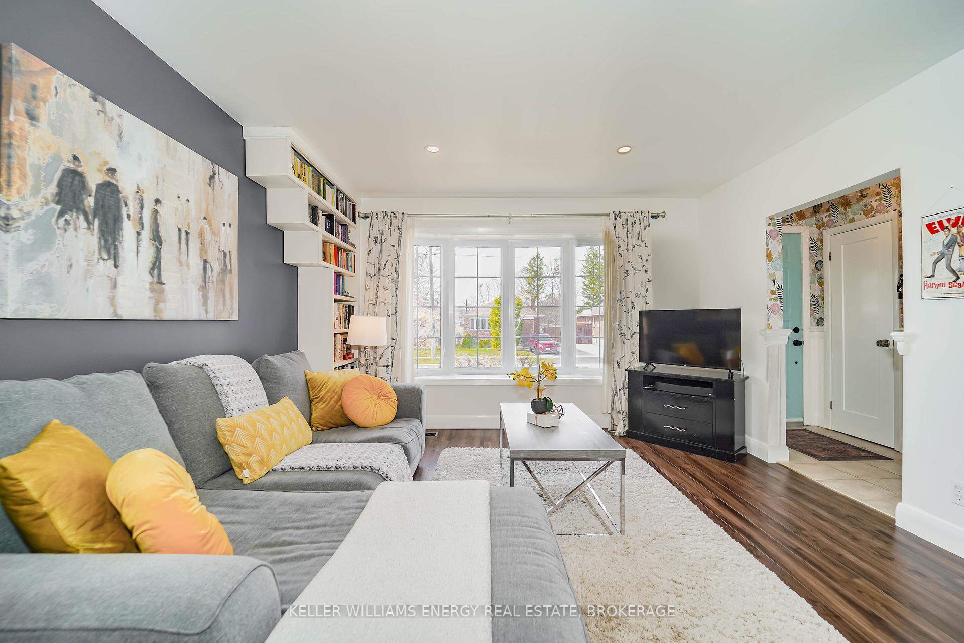 Photo 4 of 279 Windsor Street, Oshawa, Donevan — HOMEH
