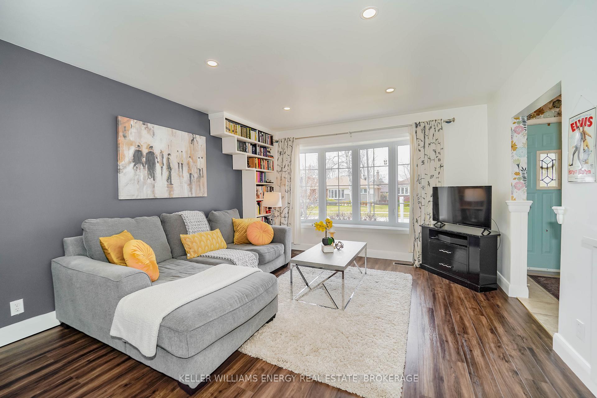 Photo 5 of 279 Windsor Street, Oshawa, Donevan — HOMEH