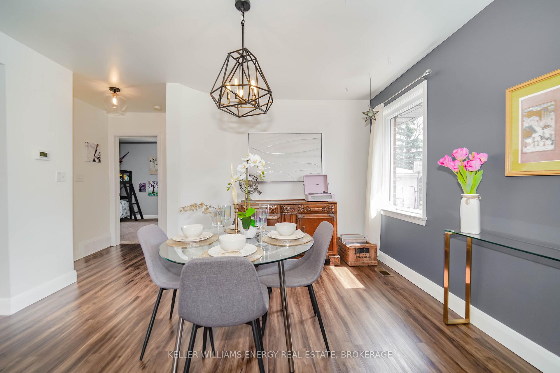 Photo 8 of 279 Windsor Street, Oshawa, Donevan — HOMEH