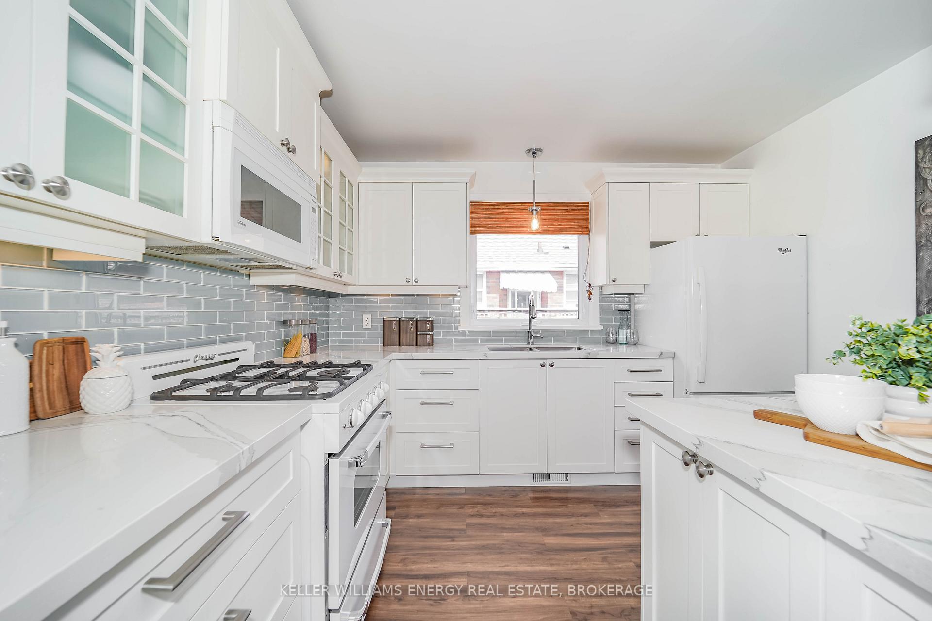 Photo 10 of 279 Windsor Street, Oshawa, Donevan — HOMEH