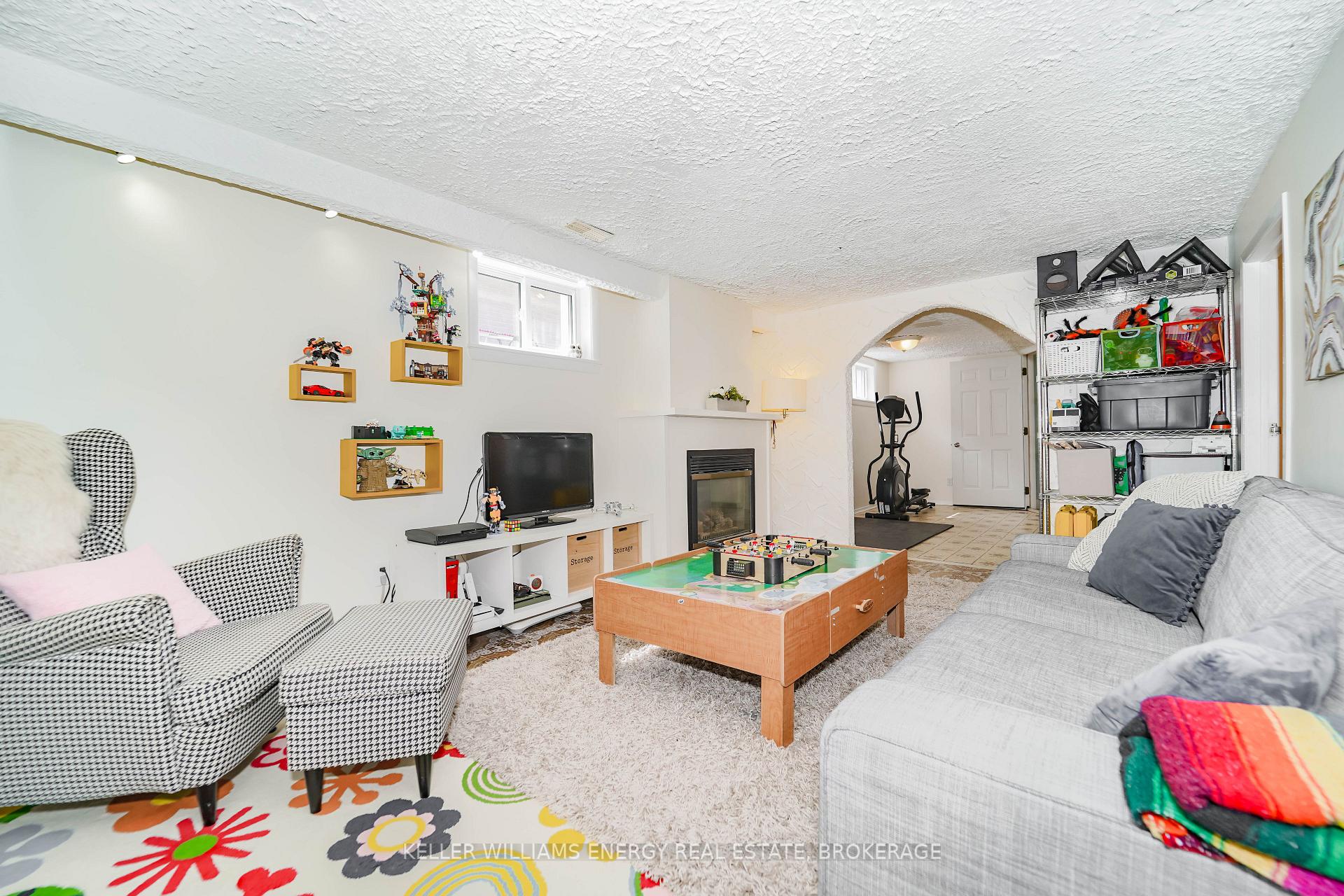 Photo 23 of 279 Windsor Street, Oshawa, Donevan — HOMEH