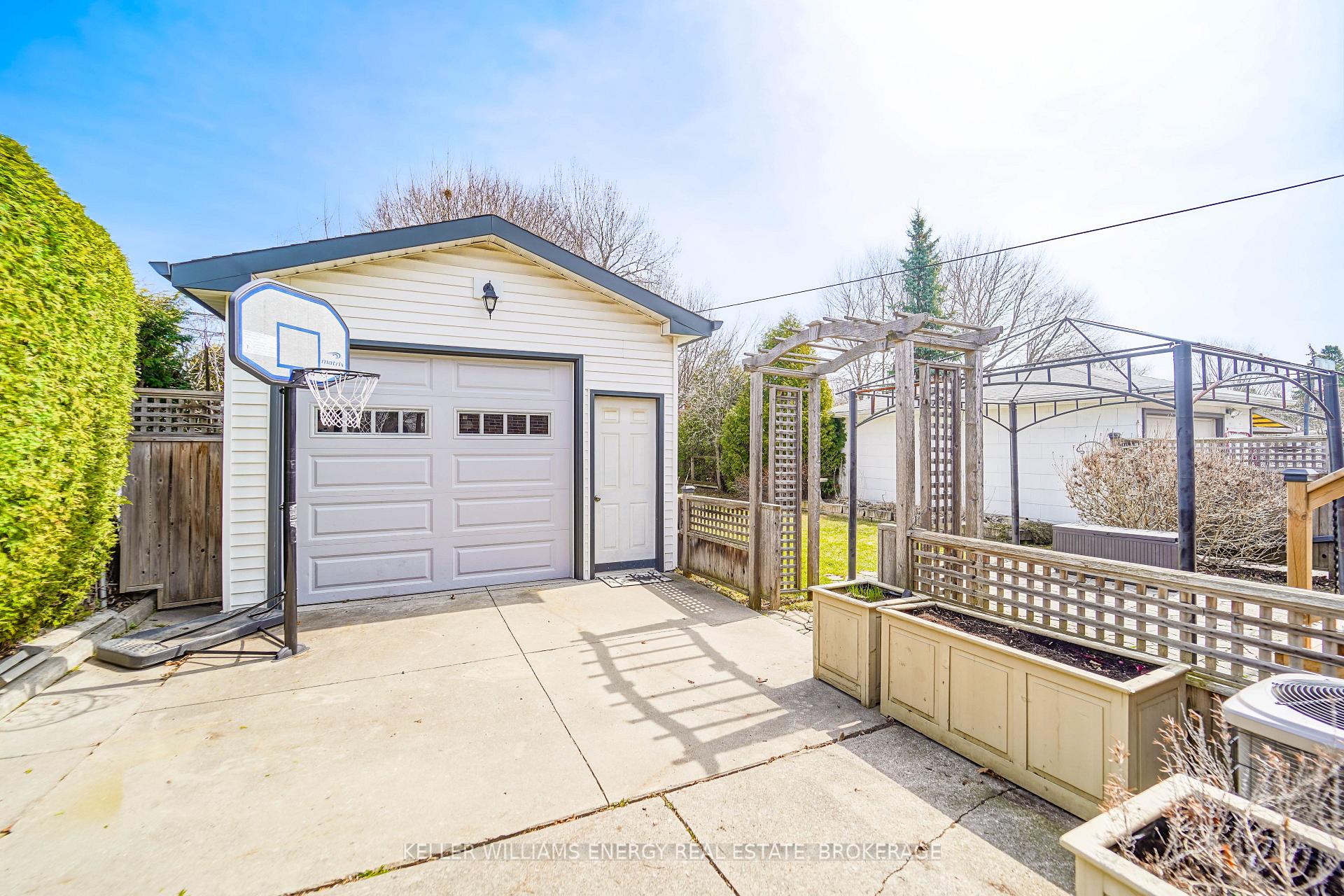 Photo 28 of 279 Windsor Street, Oshawa, Donevan — HOMEH