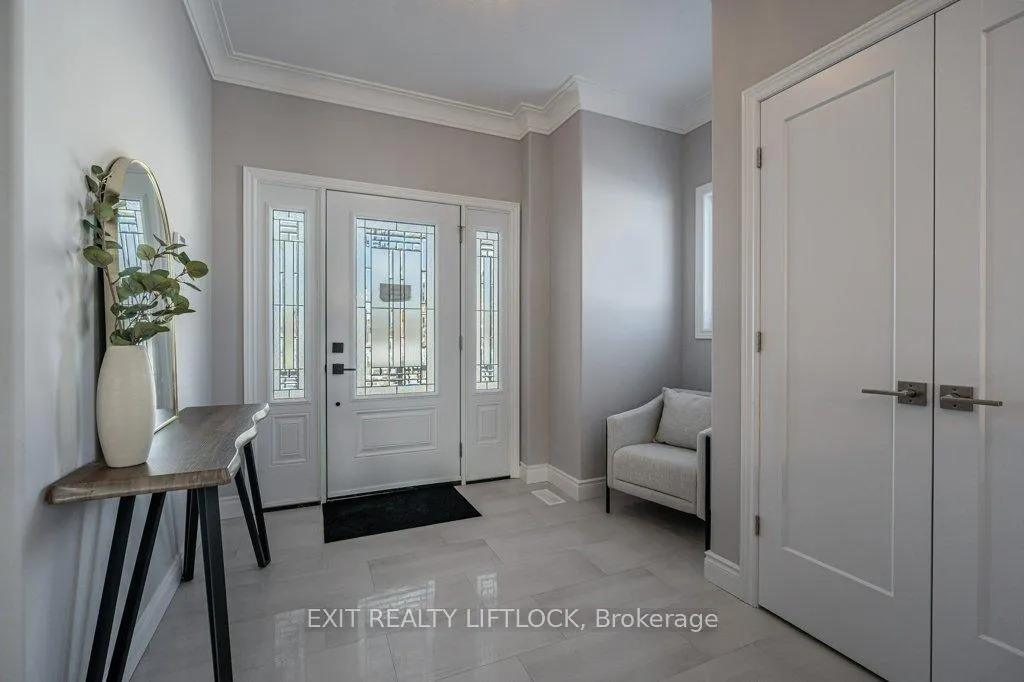 Photo 2 of 802 Steinberg Court, Peterborough, Monaghan Ward 2 — HOMEH