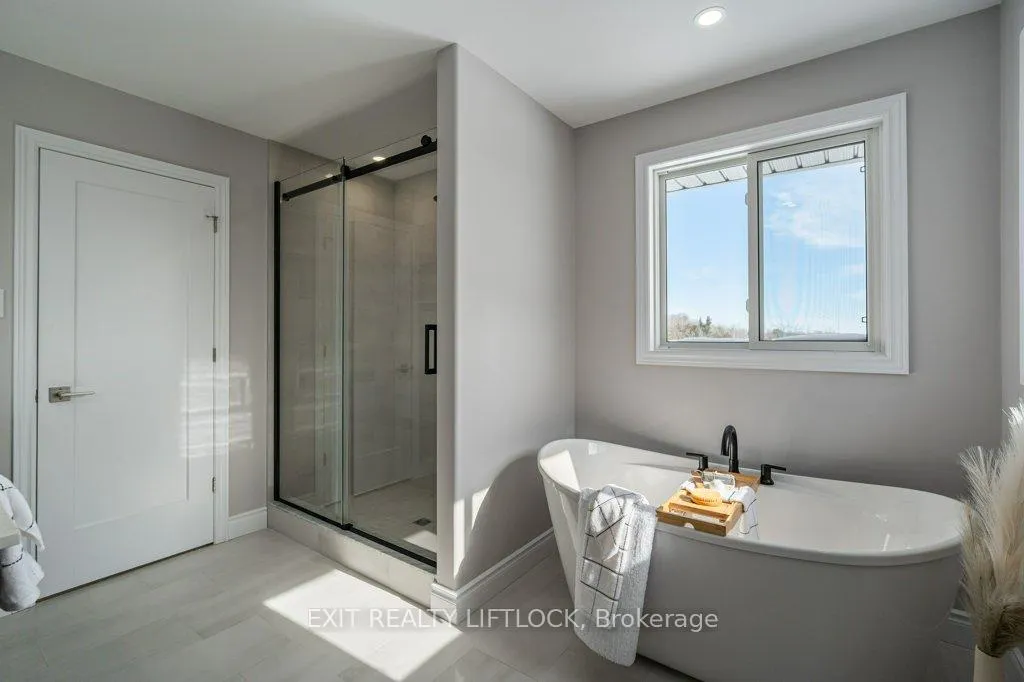 Photo 19 of 802 Steinberg Court, Peterborough, Monaghan Ward 2 — HOMEH