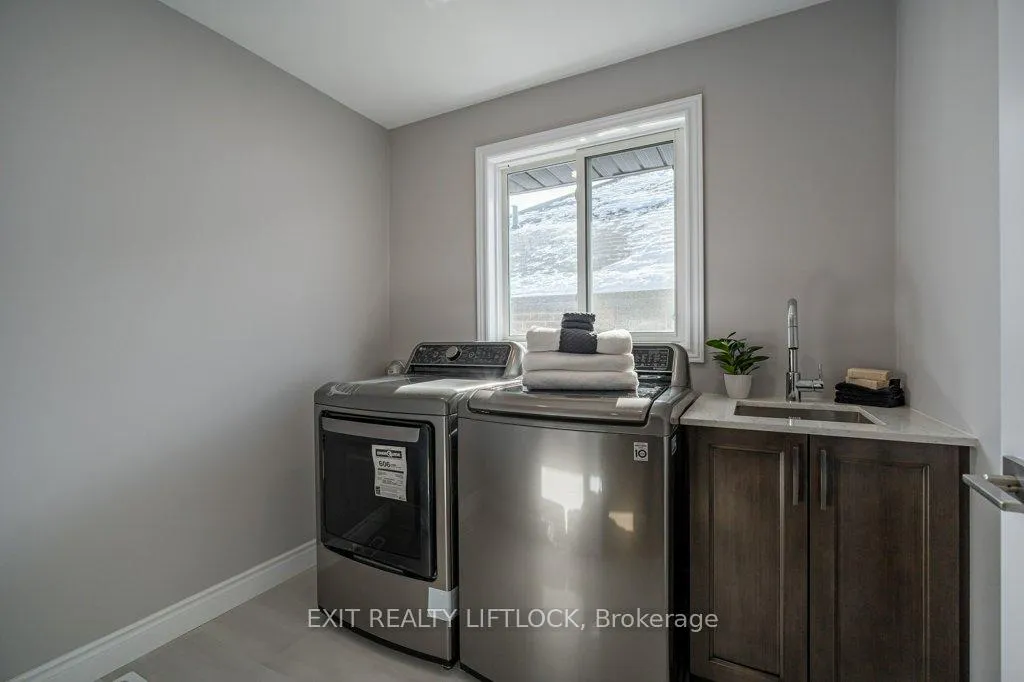 Photo 28 of 802 Steinberg Court, Peterborough, Monaghan Ward 2 — HOMEH