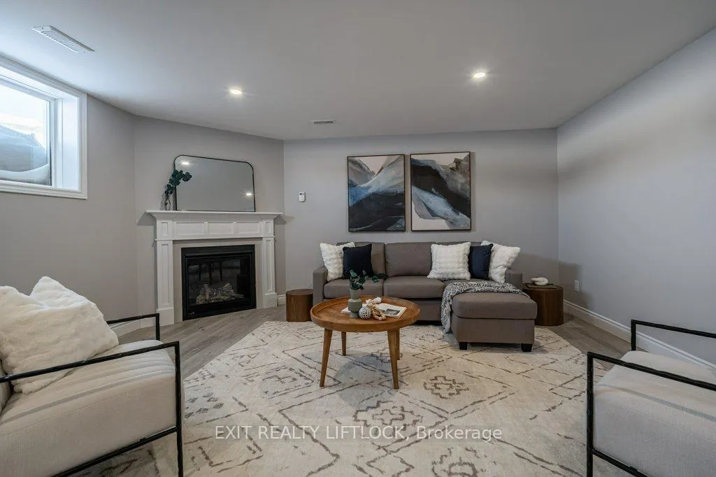 Photo 32 of 802 Steinberg Court, Peterborough, Monaghan Ward 2 — HOMEH