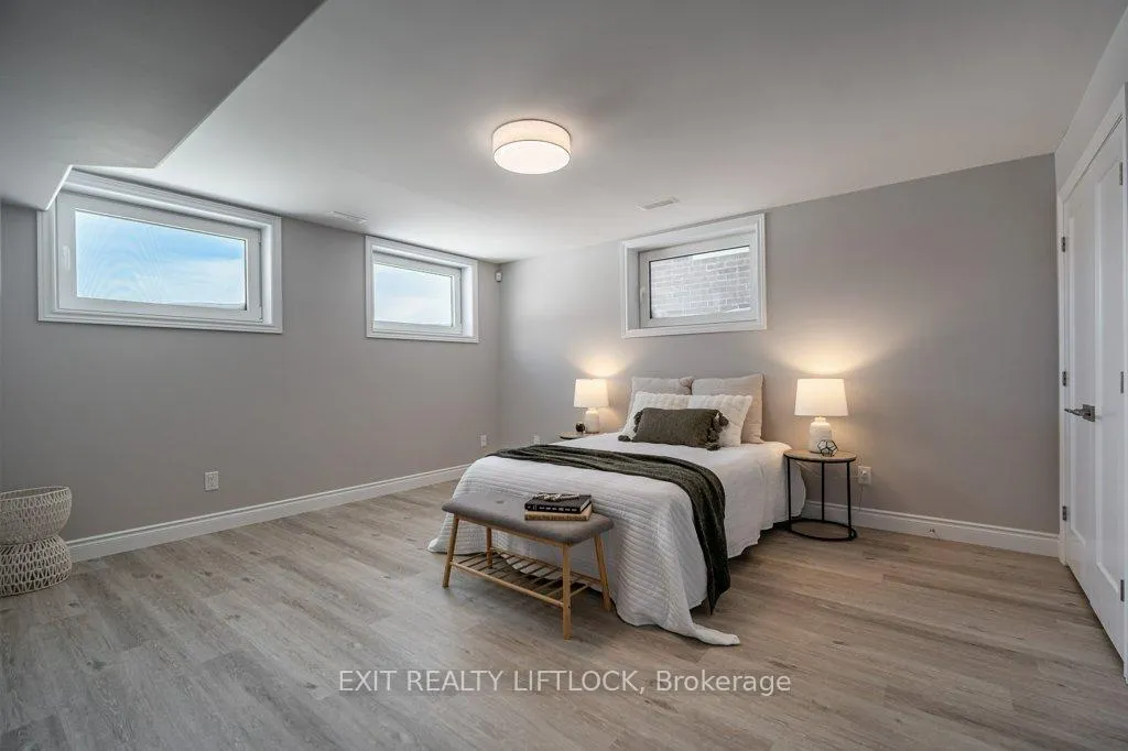 Photo 35 of 802 Steinberg Court, Peterborough, Monaghan Ward 2 — HOMEH