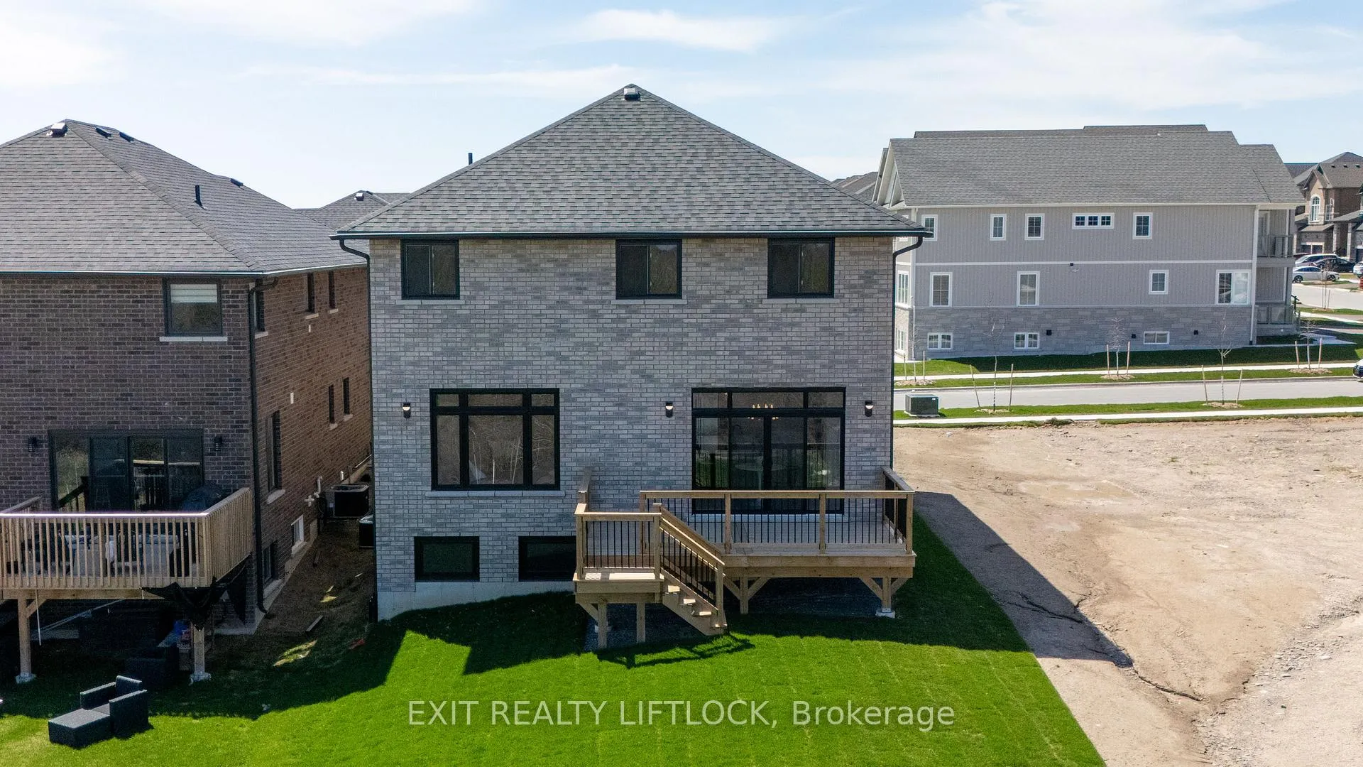 Photo 45 of 802 Steinberg Court, Peterborough, Monaghan Ward 2 — HOMEH