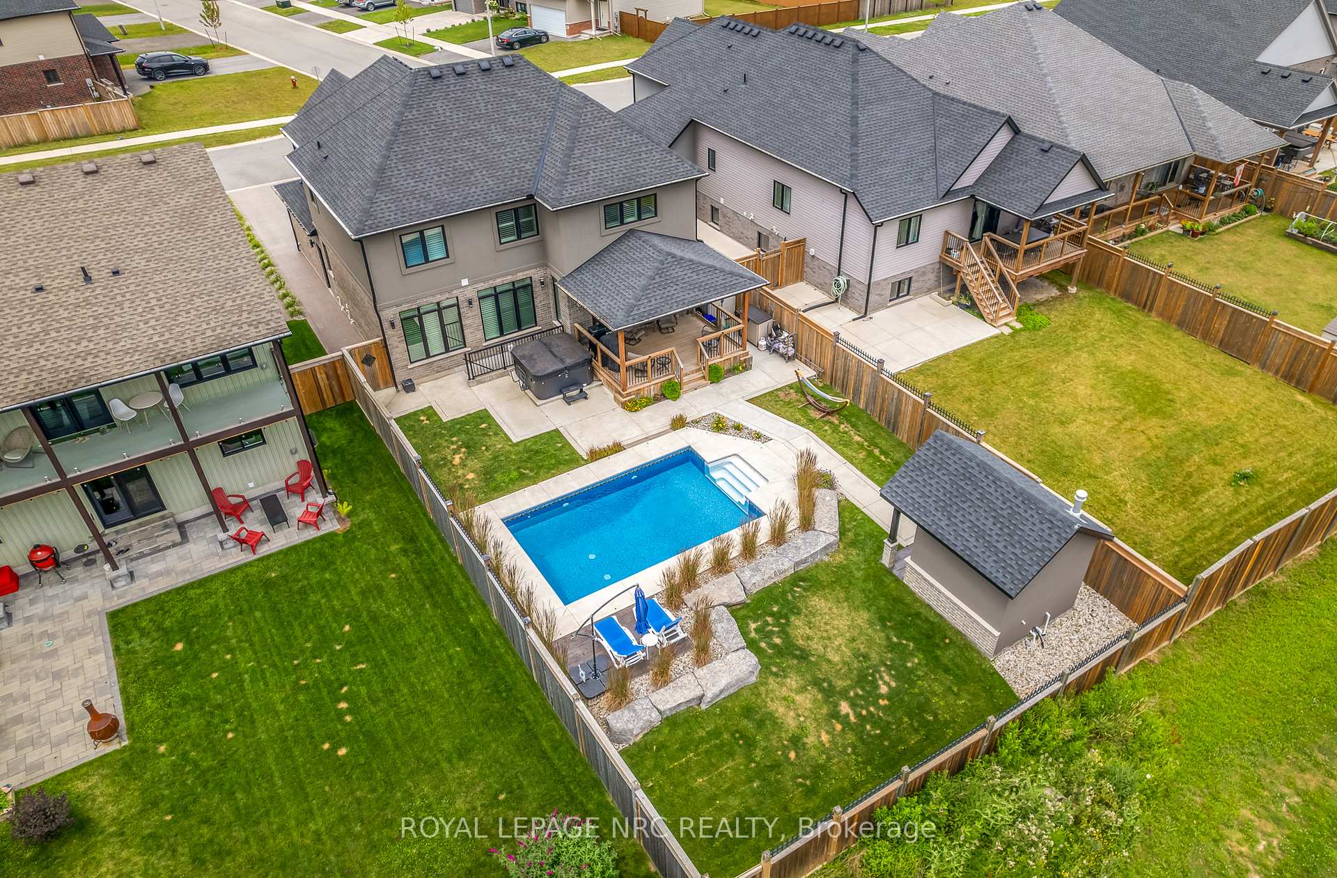 Photo 7 of 272 Viger Drive, Welland, Lincoln/Crowland — HOMEH