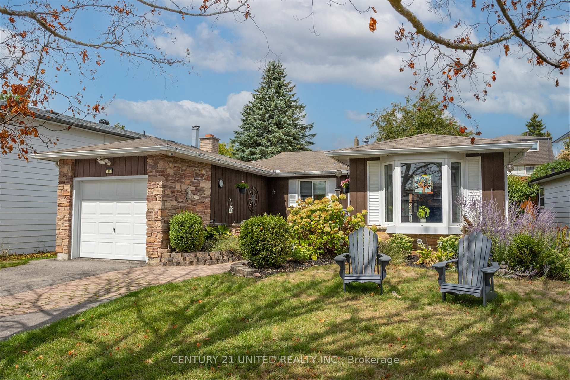 Photo 1 of 2594 Farmcrest Avenue, Peterborough, Ashburnham Ward 4 — HOMEH