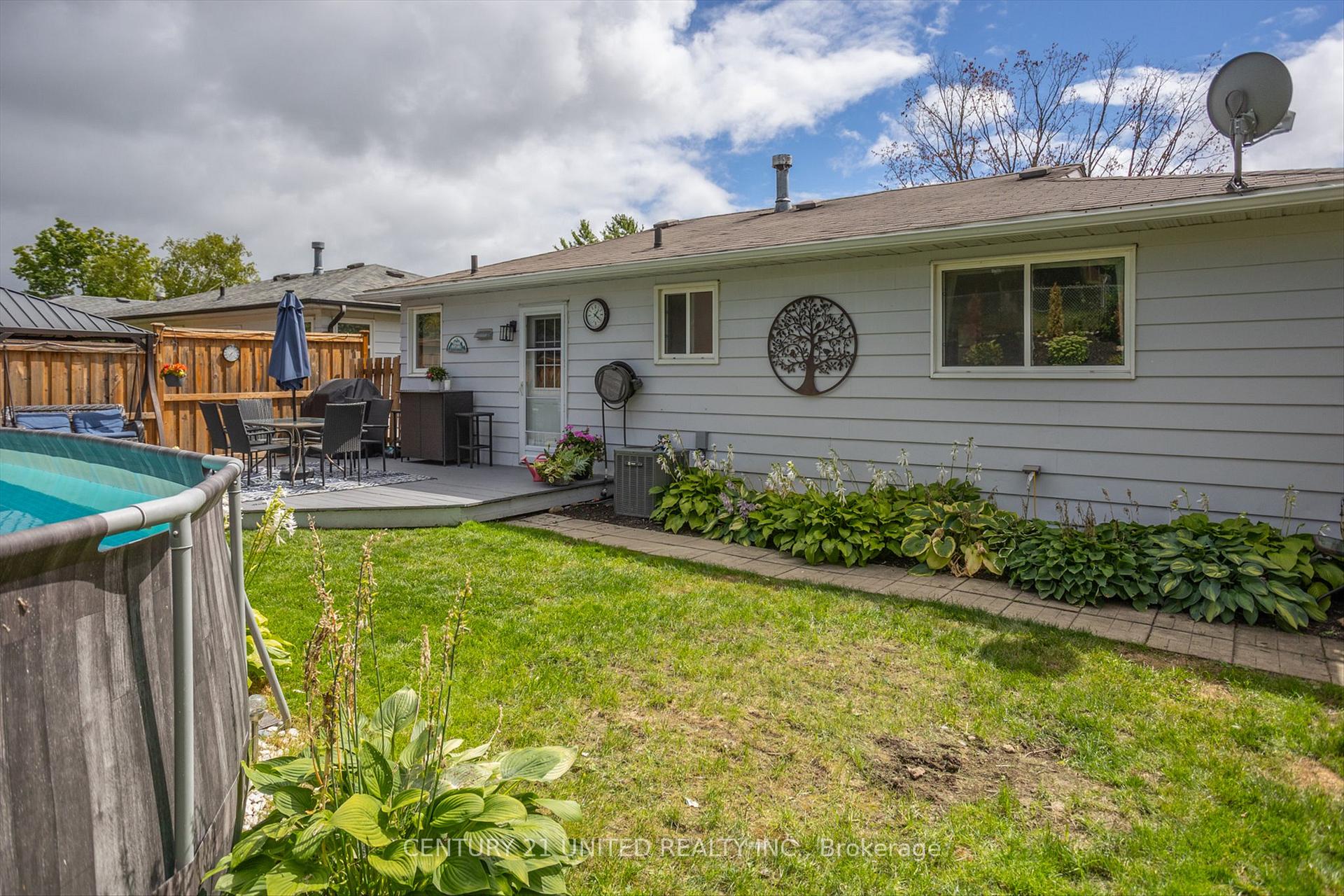 Photo 21 of 2594 Farmcrest Avenue, Peterborough, Ashburnham Ward 4 — HOMEH