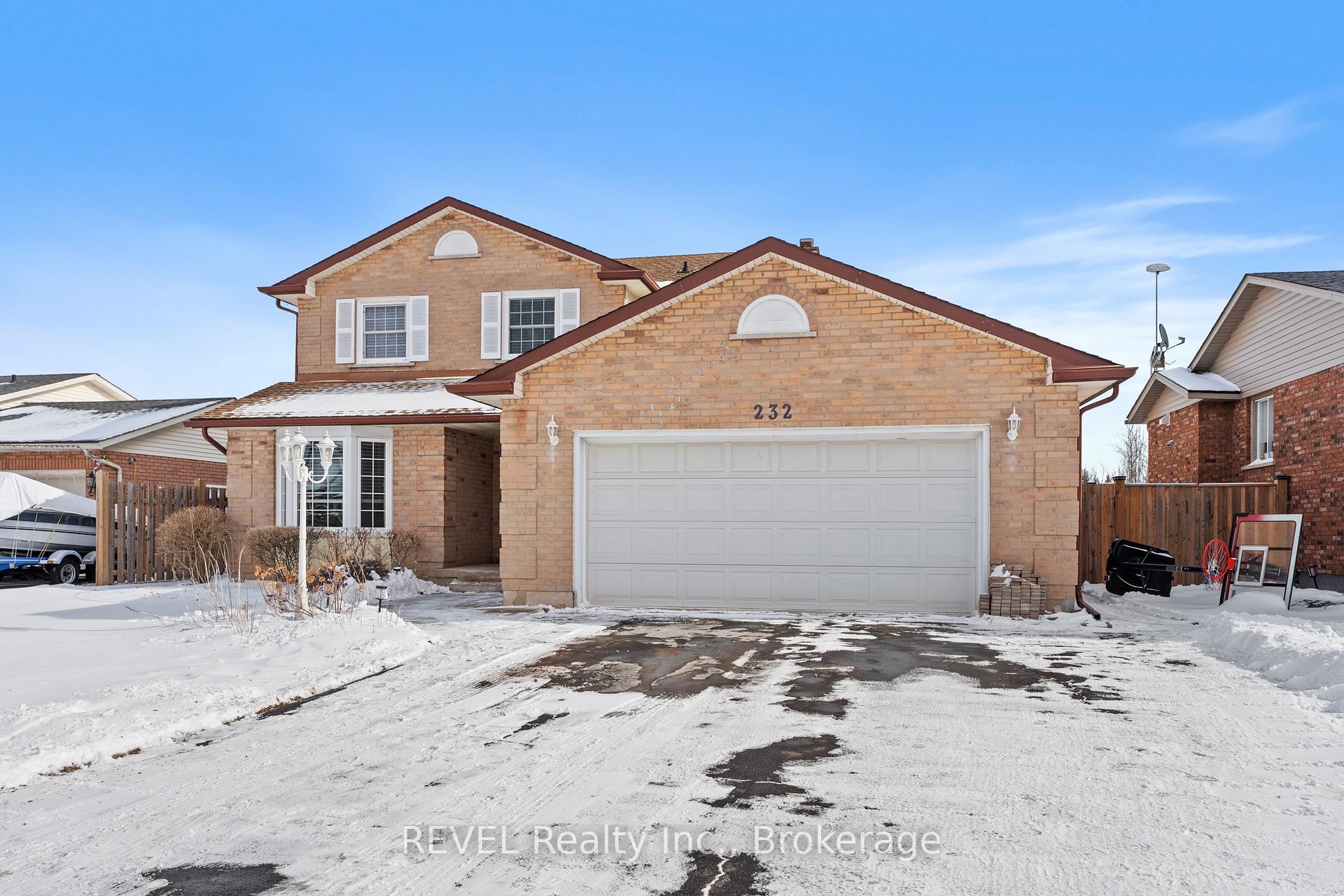 Photo 3 of 232 Gadsby Avenue, Welland, N. Welland — HOMEH