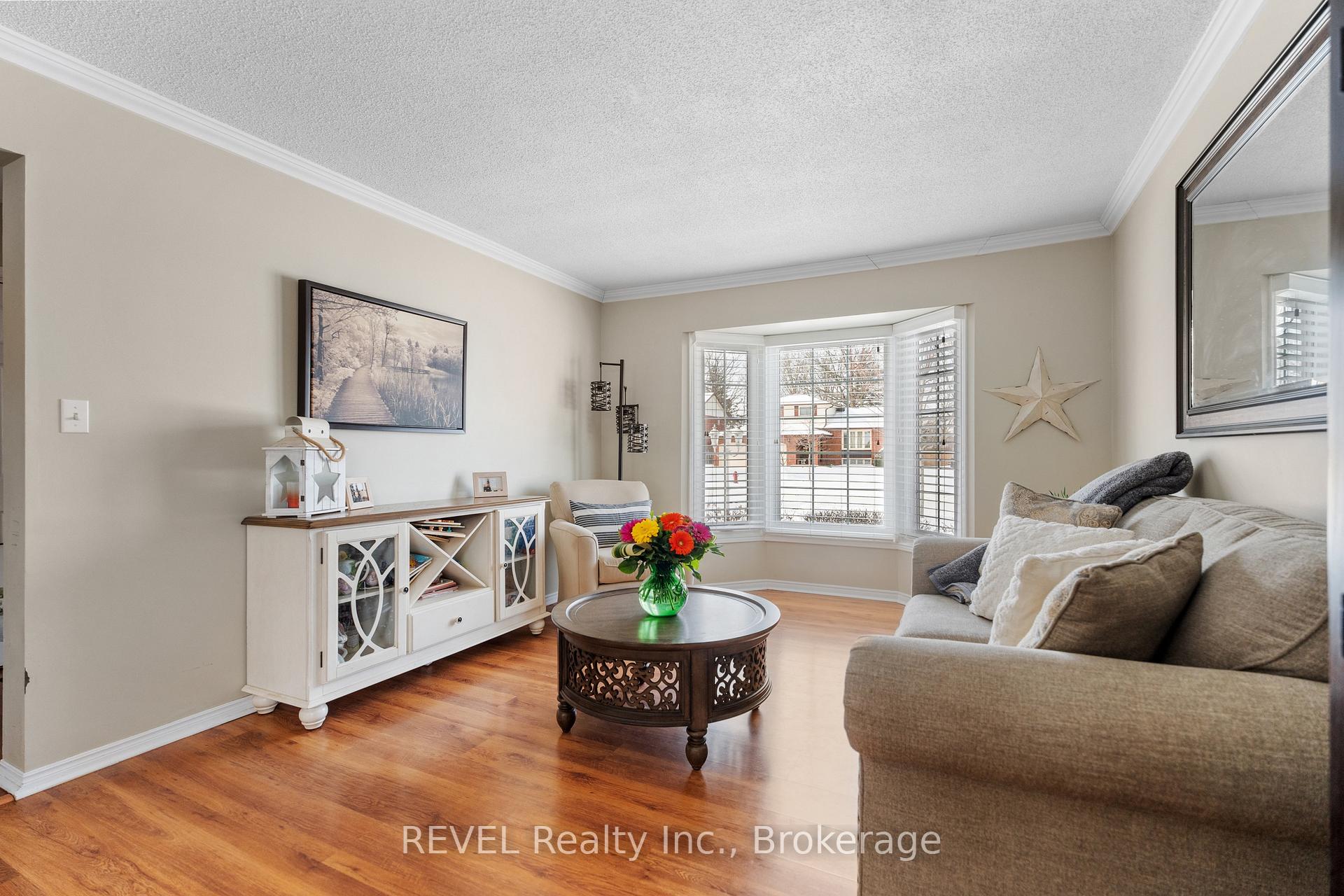 Photo 12 of 232 Gadsby Avenue, Welland, N. Welland — HOMEH
