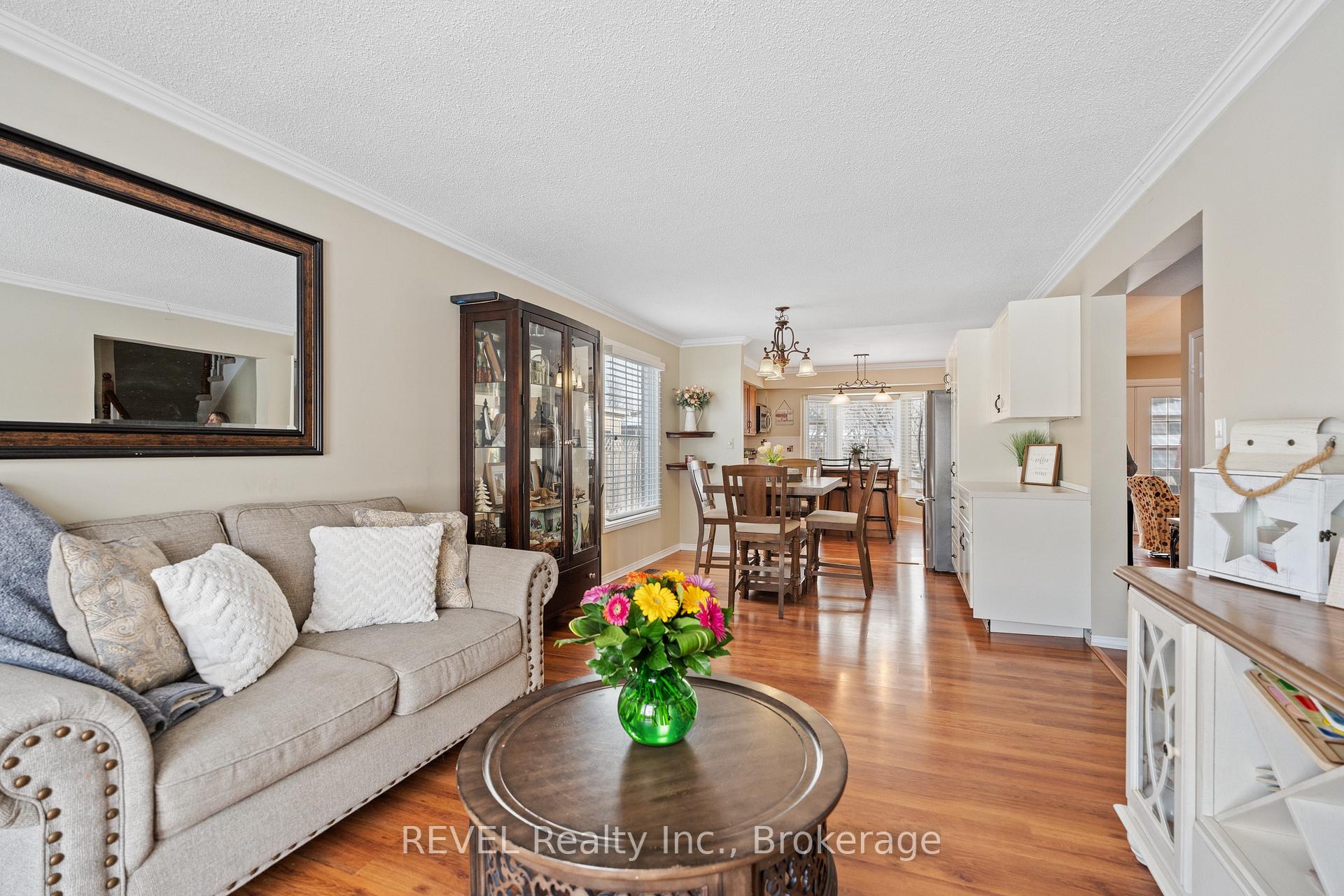 Photo 13 of 232 Gadsby Avenue, Welland, N. Welland — HOMEH