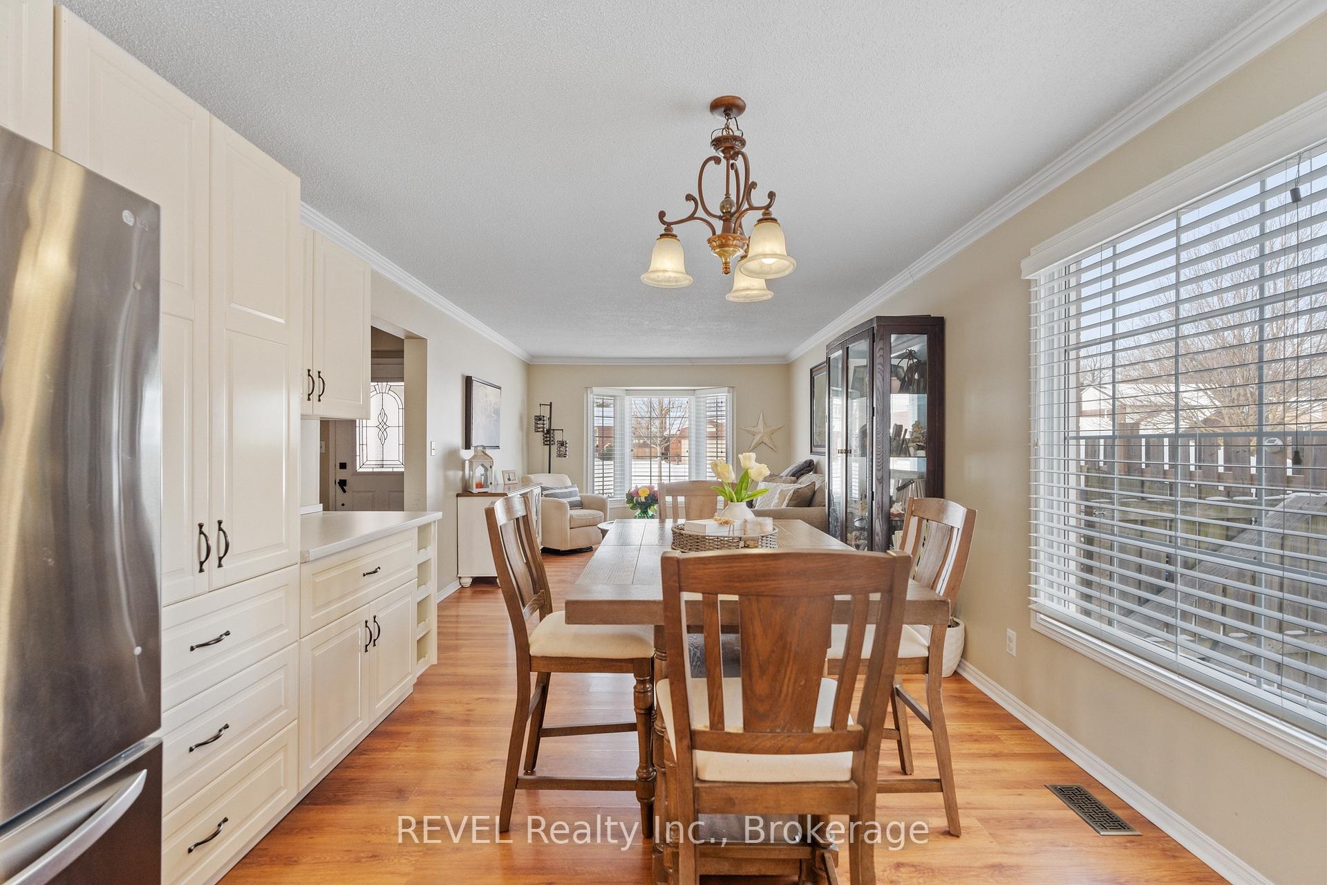 Photo 15 of 232 Gadsby Avenue, Welland, N. Welland — HOMEH