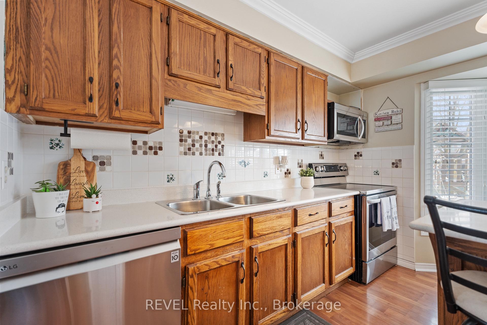 Photo 17 of 232 Gadsby Avenue, Welland, N. Welland — HOMEH