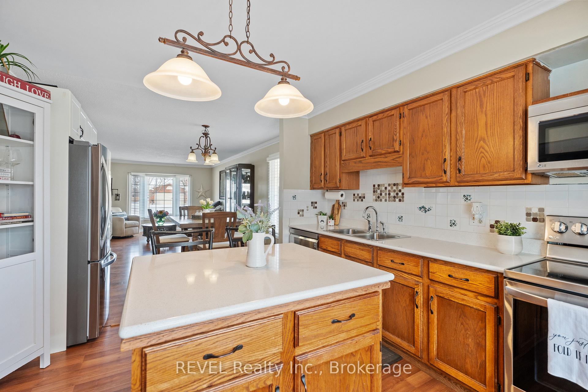 Photo 19 of 232 Gadsby Avenue, Welland, N. Welland — HOMEH