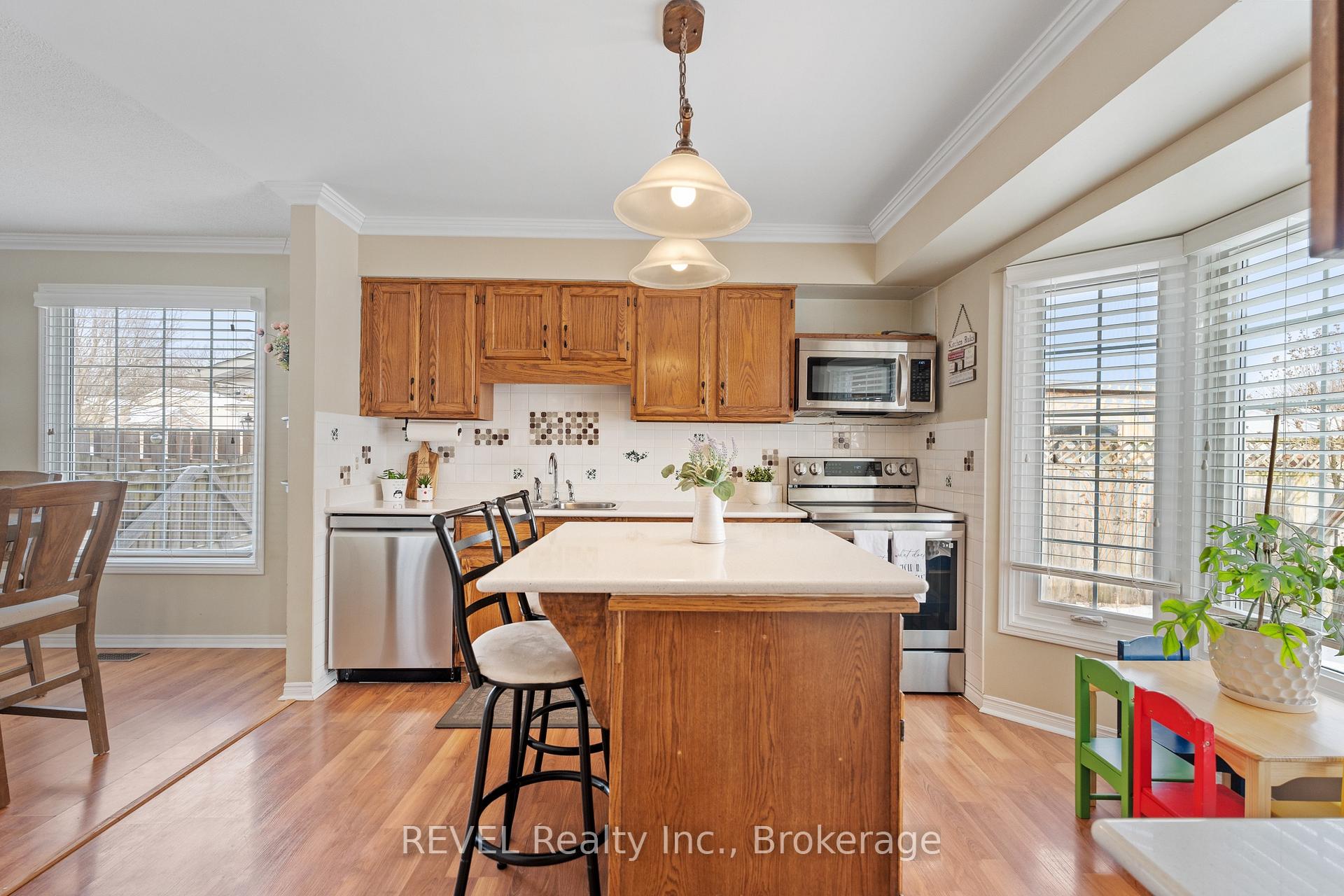 Photo 20 of 232 Gadsby Avenue, Welland, N. Welland — HOMEH