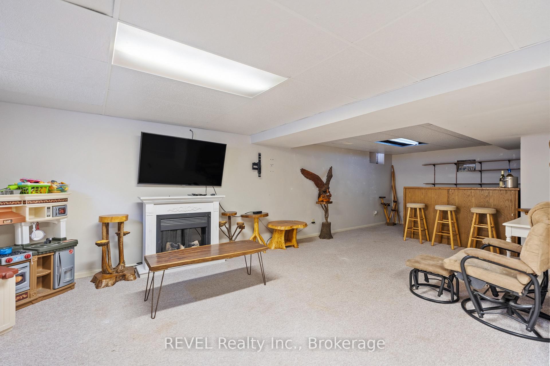 Photo 30 of 232 Gadsby Avenue, Welland, N. Welland — HOMEH