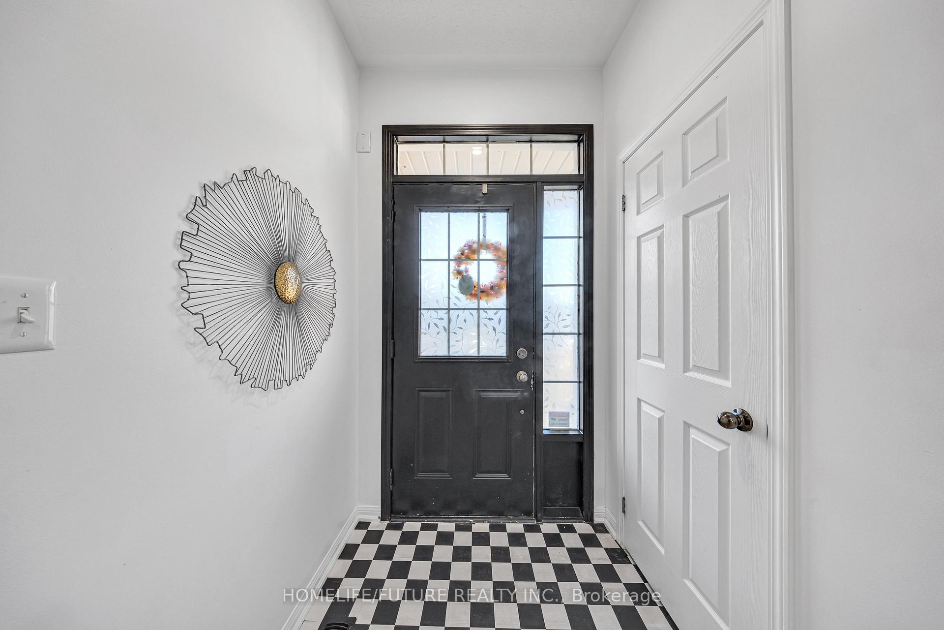 Photo 2 of 15 Heber Down Crescent, Whitby, Brooklin — HOMEH