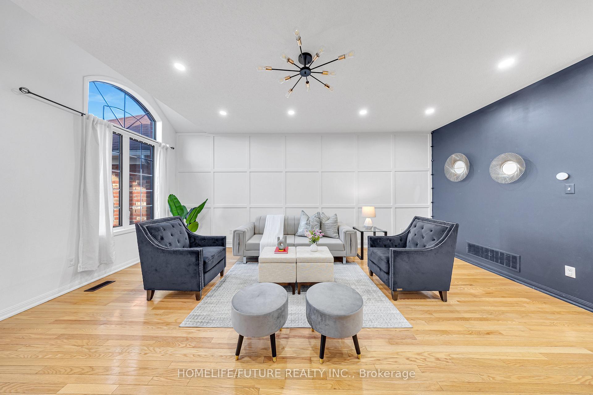 Photo 4 of 15 Heber Down Crescent, Whitby, Brooklin — HOMEH
