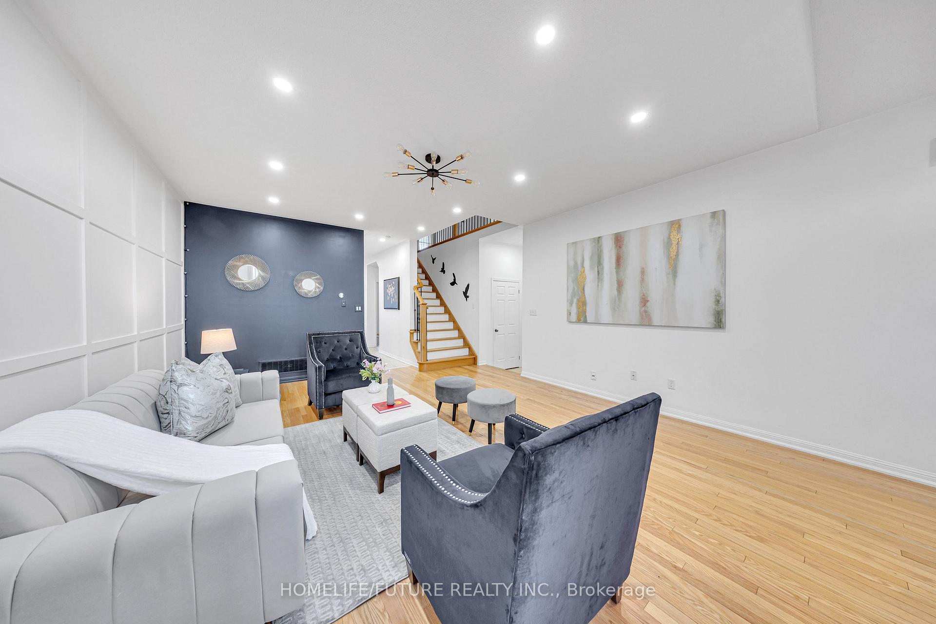 Photo 5 of 15 Heber Down Crescent, Whitby, Brooklin — HOMEH