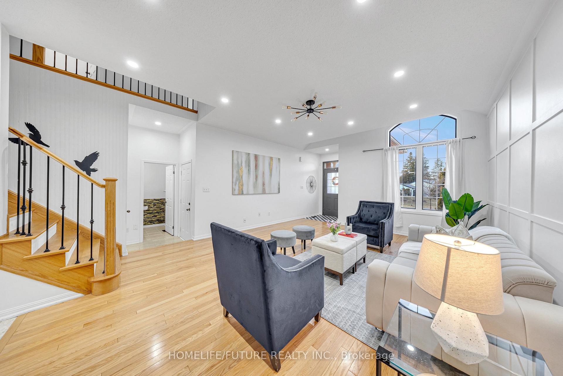 Photo 7 of 15 Heber Down Crescent, Whitby, Brooklin — HOMEH