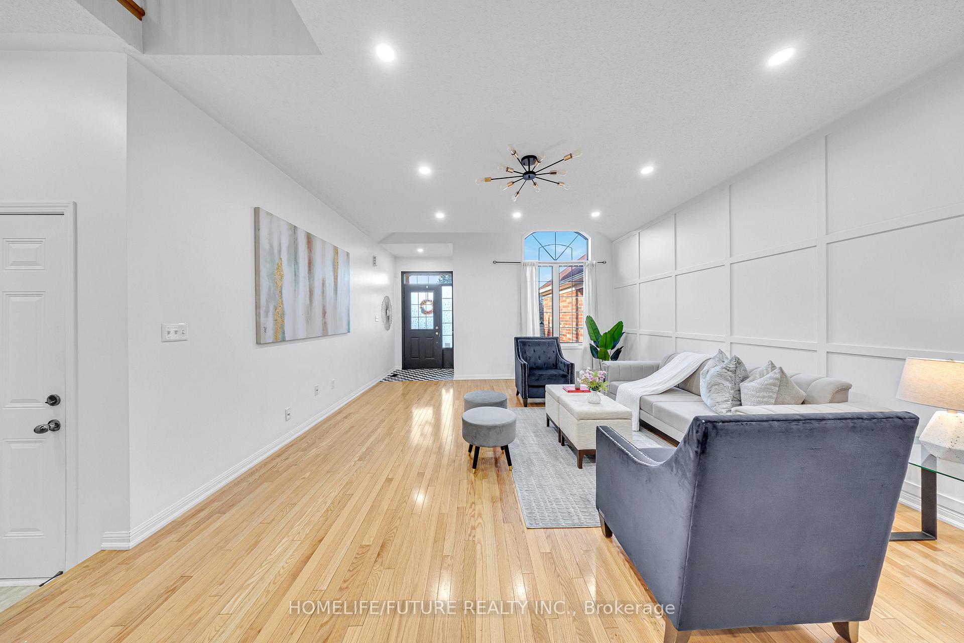 Photo 8 of 15 Heber Down Crescent, Whitby, Brooklin — HOMEH
