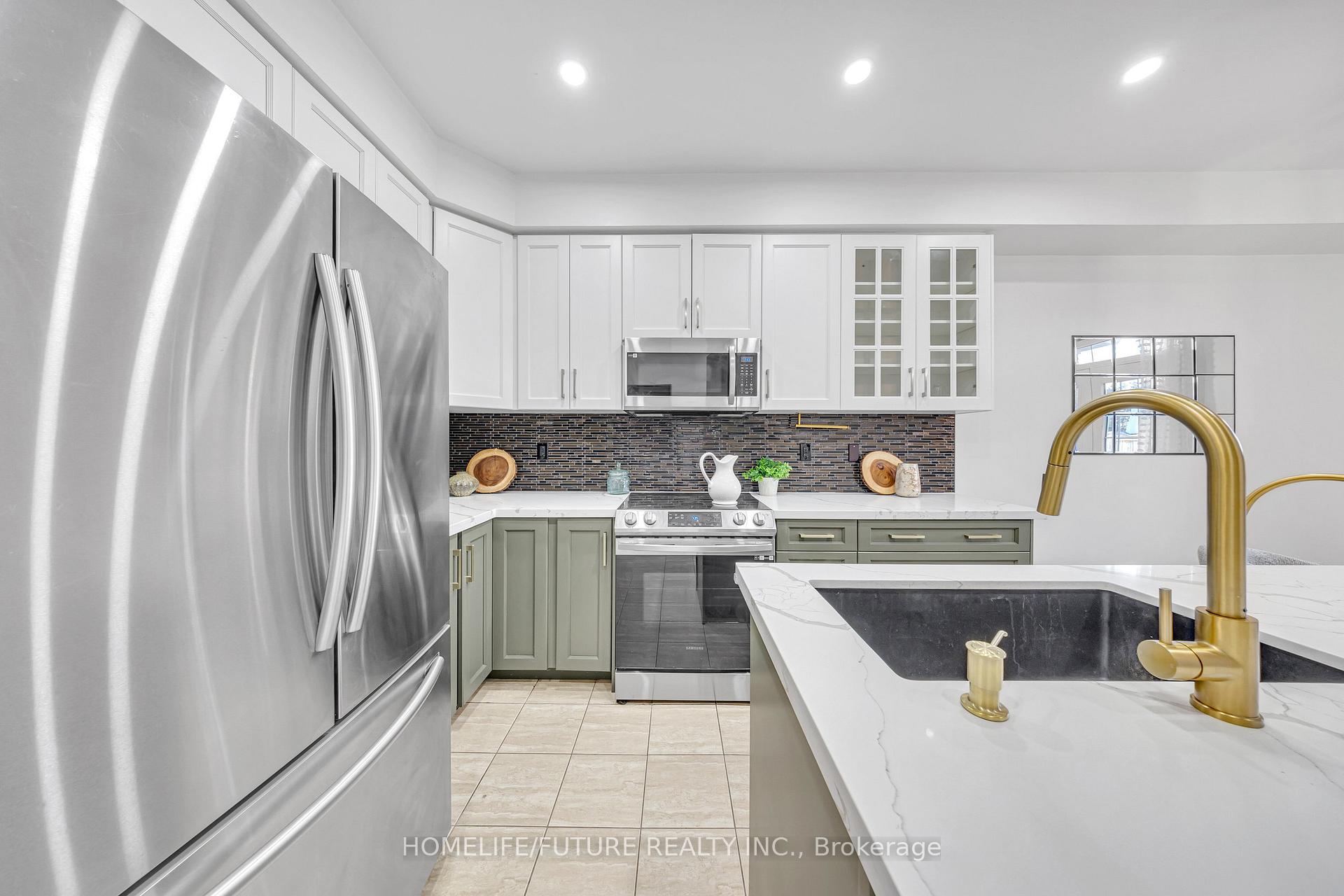 Photo 14 of 15 Heber Down Crescent, Whitby, Brooklin — HOMEH