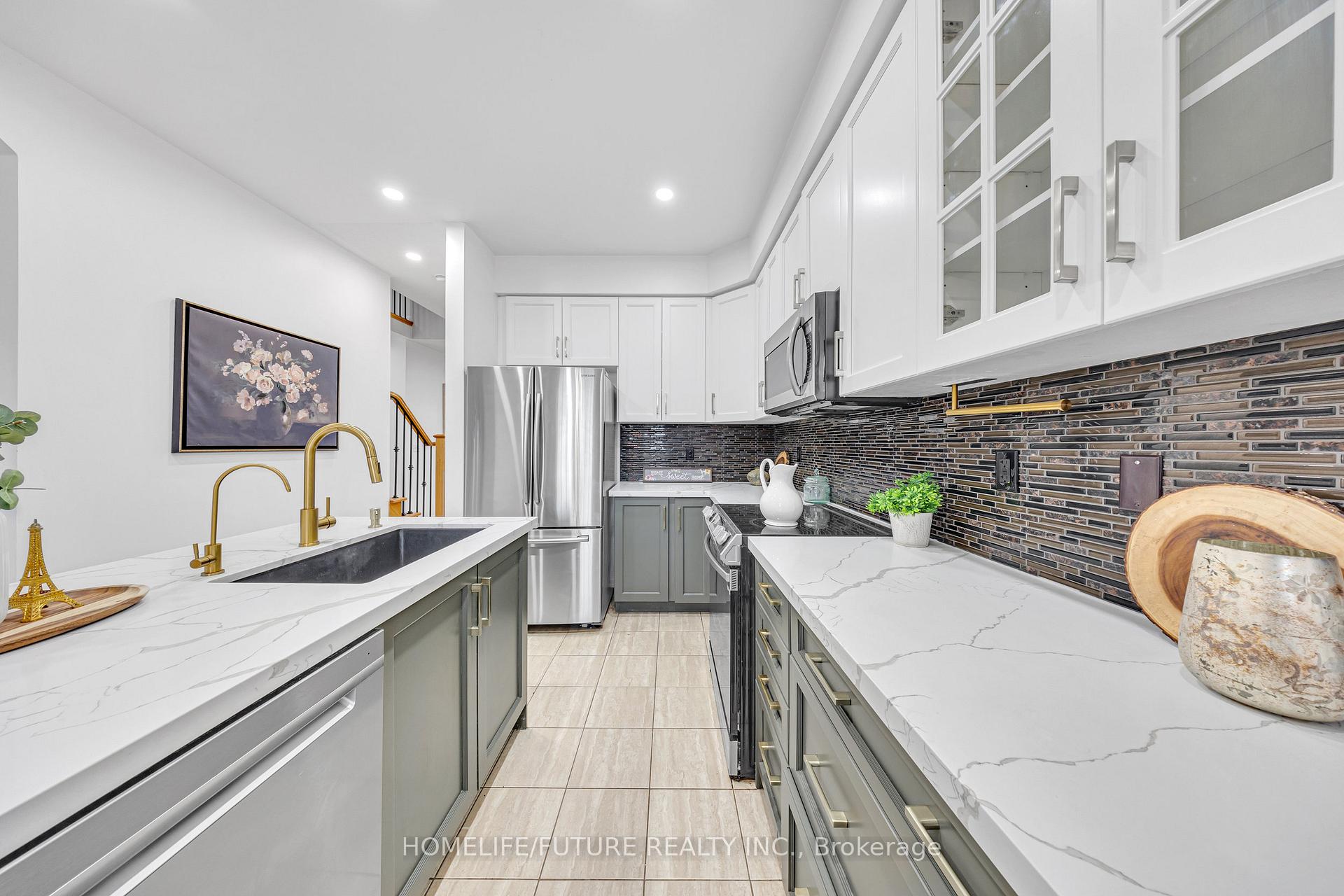 Photo 17 of 15 Heber Down Crescent, Whitby, Brooklin — HOMEH