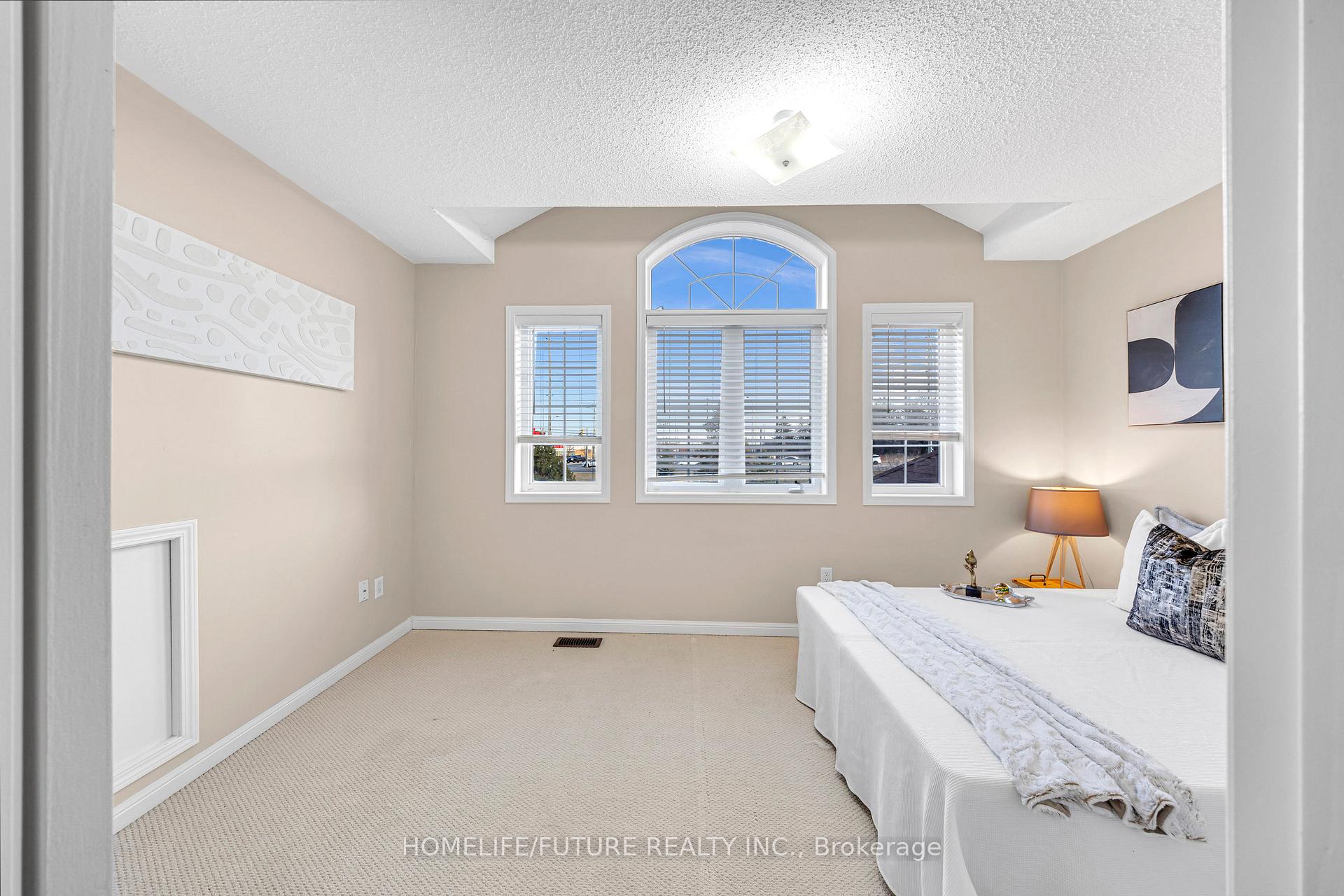 Photo 25 of 15 Heber Down Crescent, Whitby, Brooklin — HOMEH