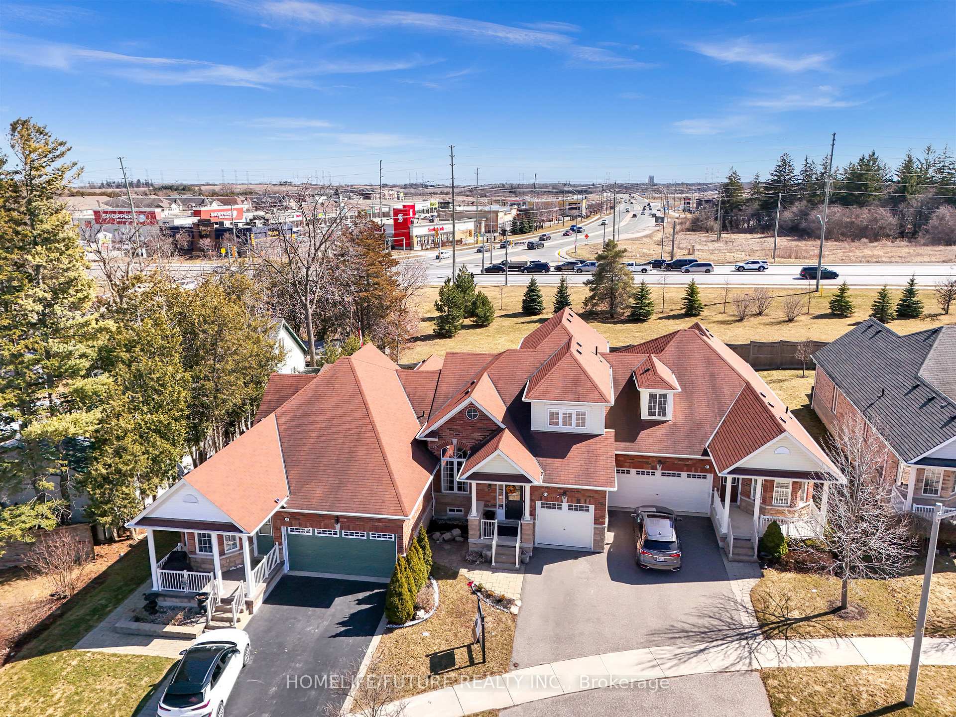 Photo 38 of 15 Heber Down Crescent, Whitby, Brooklin — HOMEH