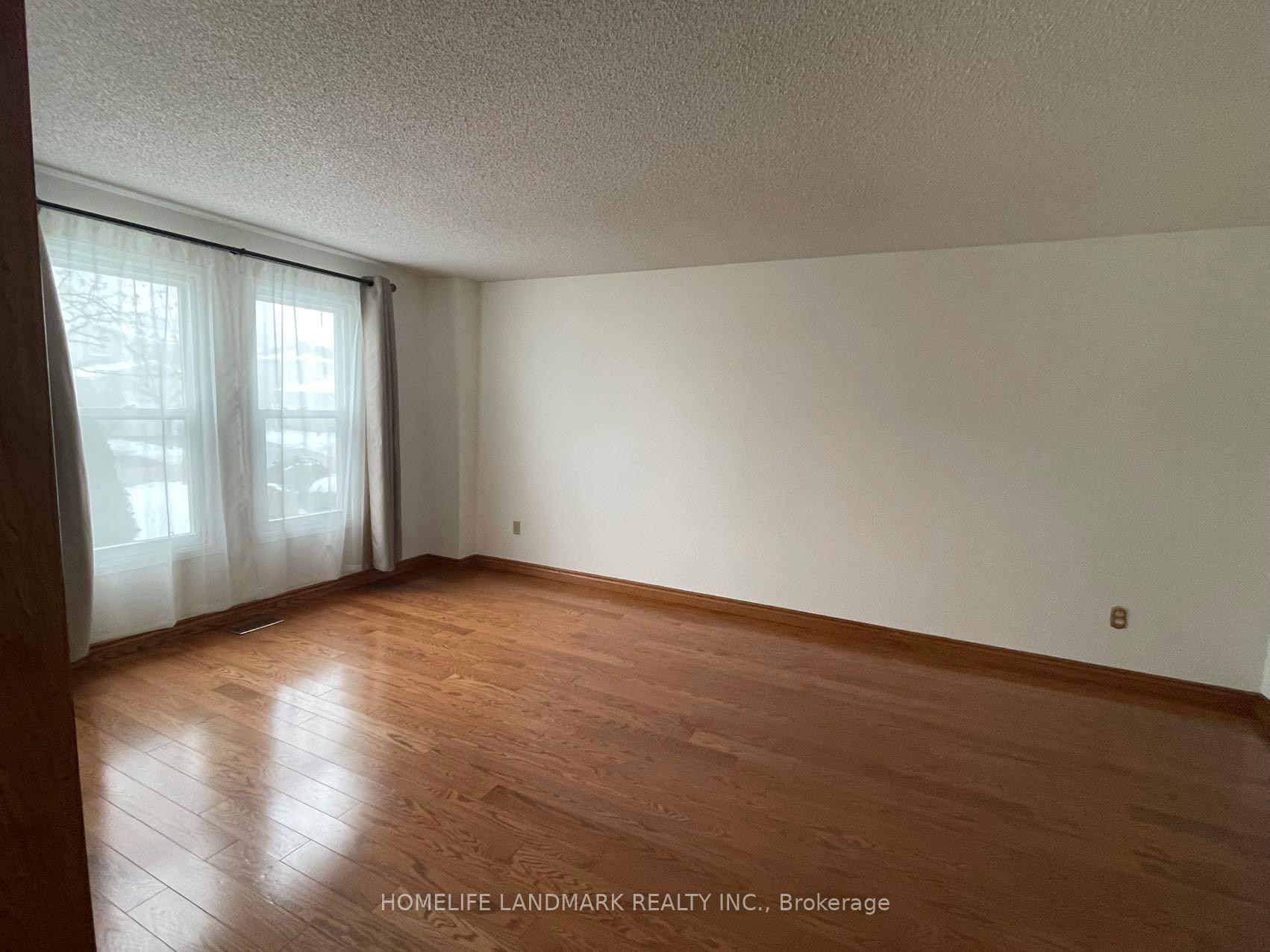 Photo 5 of 151 Cooperage Crescent, Richmond Hill, Westbrook — HOMEH