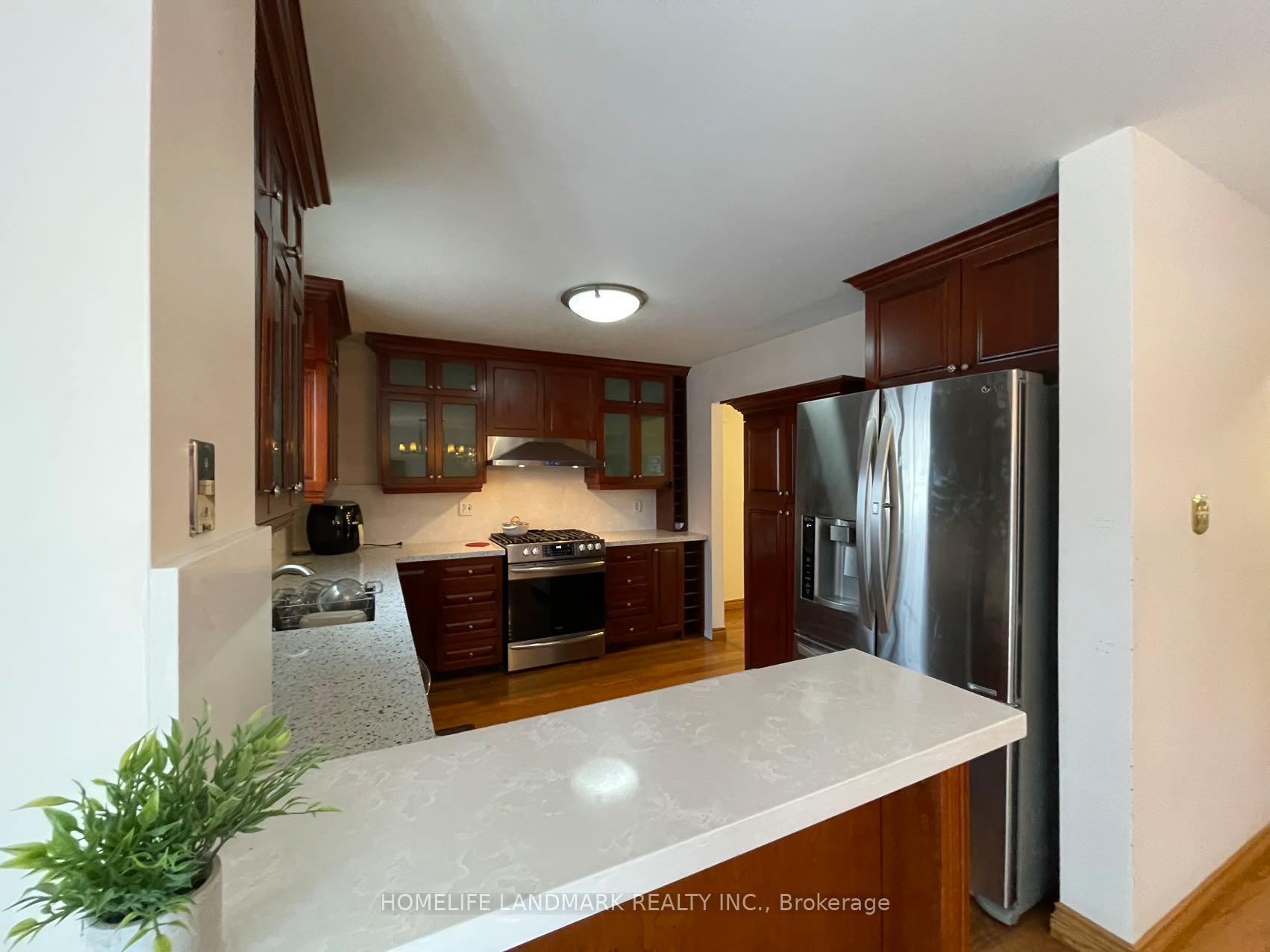 Photo 11 of 151 Cooperage Crescent, Richmond Hill, Westbrook — HOMEH