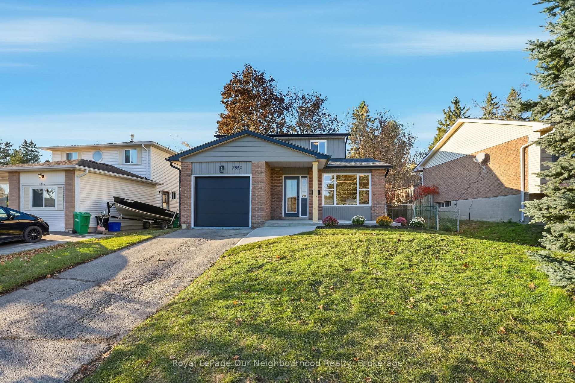 Photo 1 of 2552 Farmcrest Avenue, Peterborough, Ashburnham Ward 4 — HOMEH