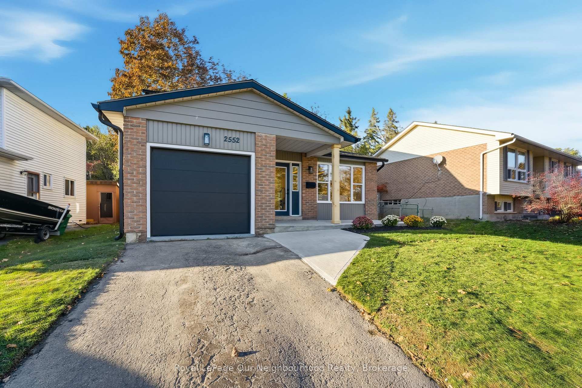 Photo 2 of 2552 Farmcrest Avenue, Peterborough, Ashburnham Ward 4 — HOMEH