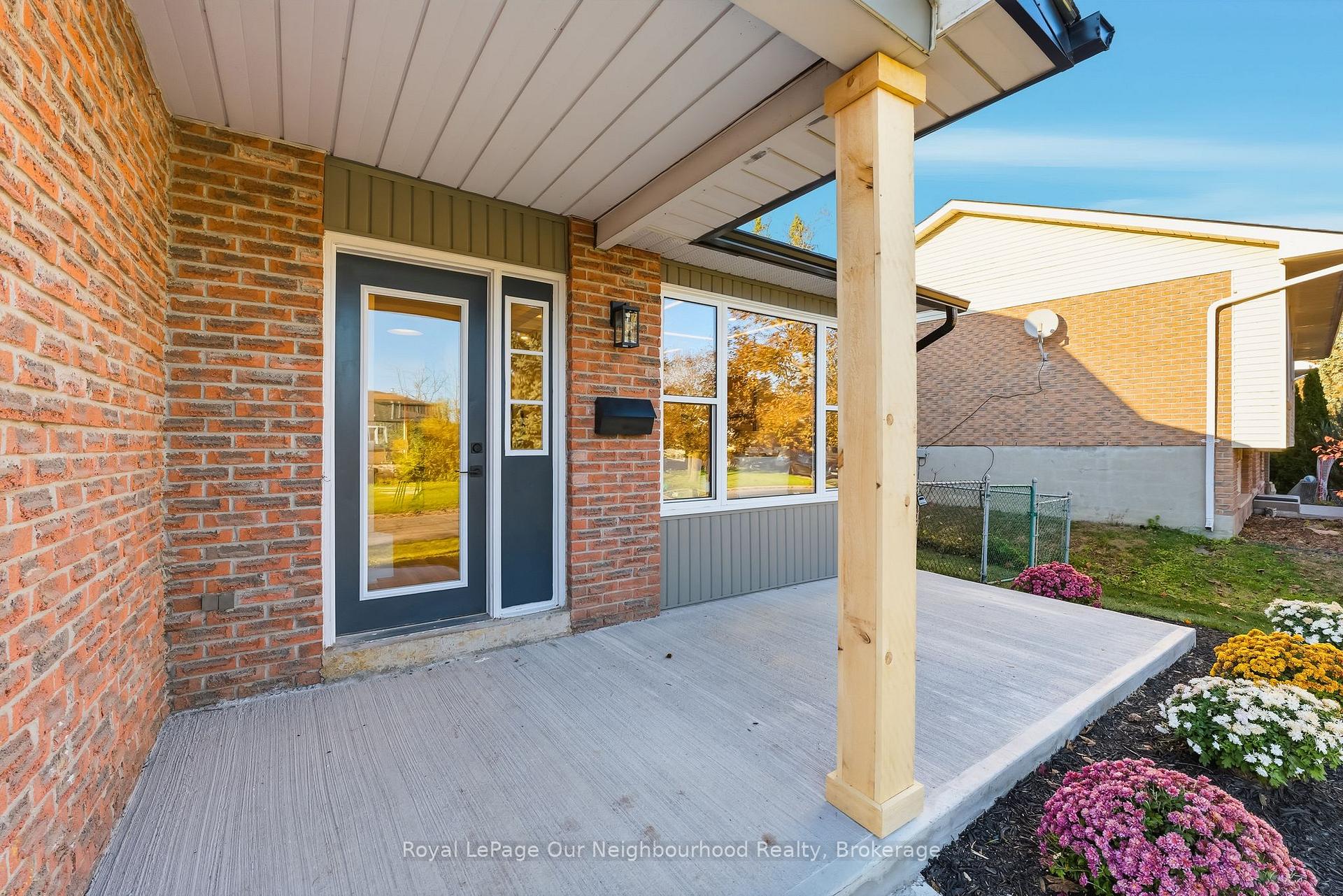 Photo 4 of 2552 Farmcrest Avenue, Peterborough, Ashburnham Ward 4 — HOMEH