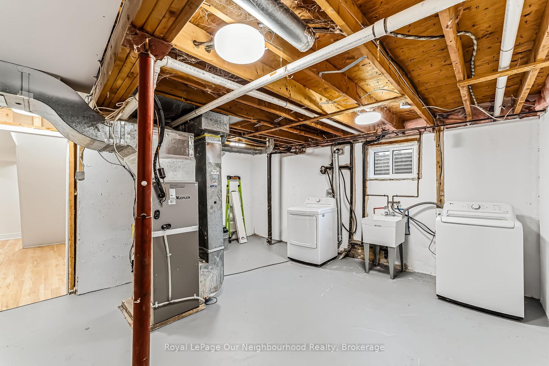 Photo 38 of 2552 Farmcrest Avenue, Peterborough, Ashburnham Ward 4 — HOMEH