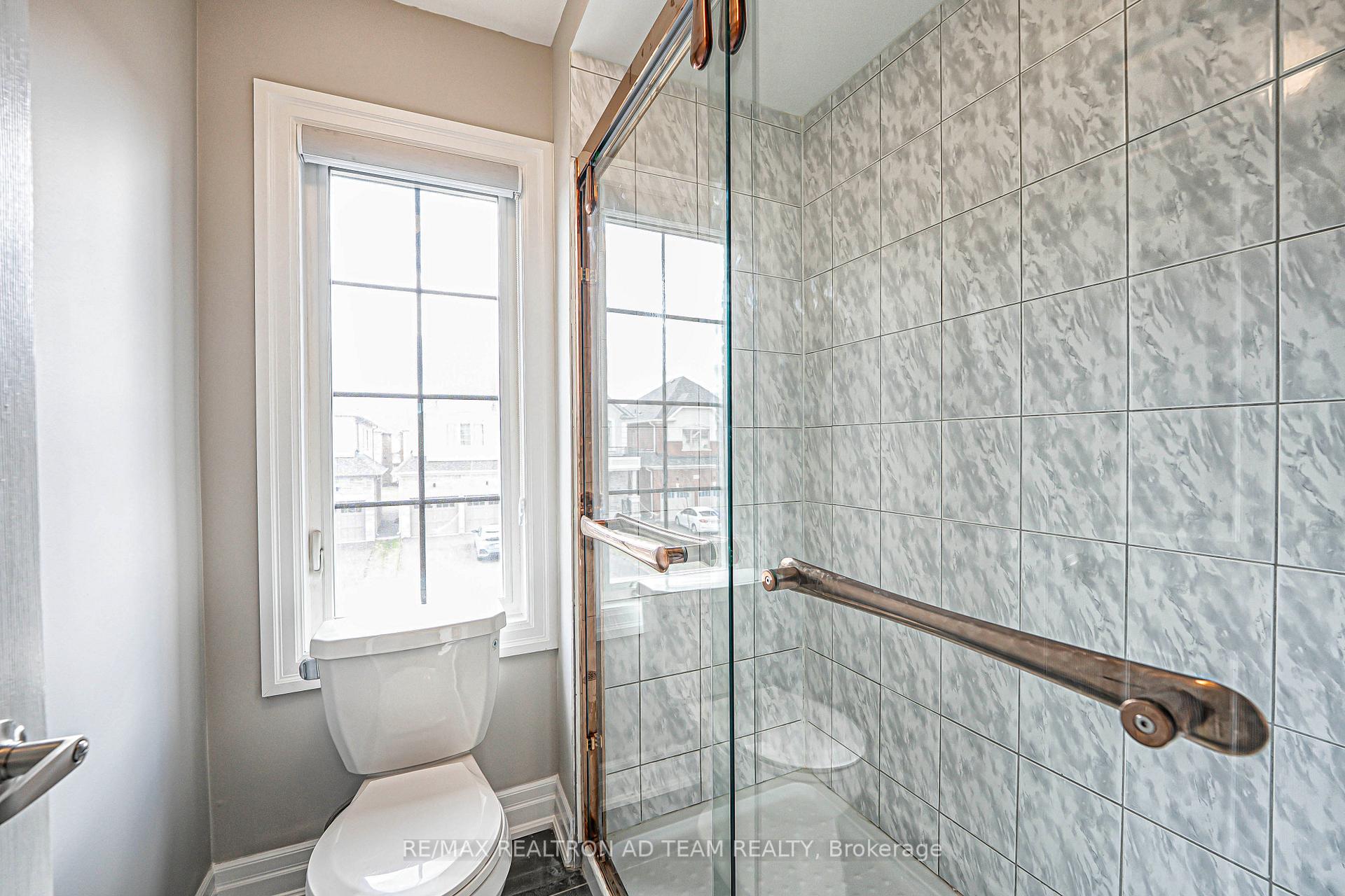 Photo 25 of 211 Doug Finney Street, Oshawa, Eastdale — HOMEH