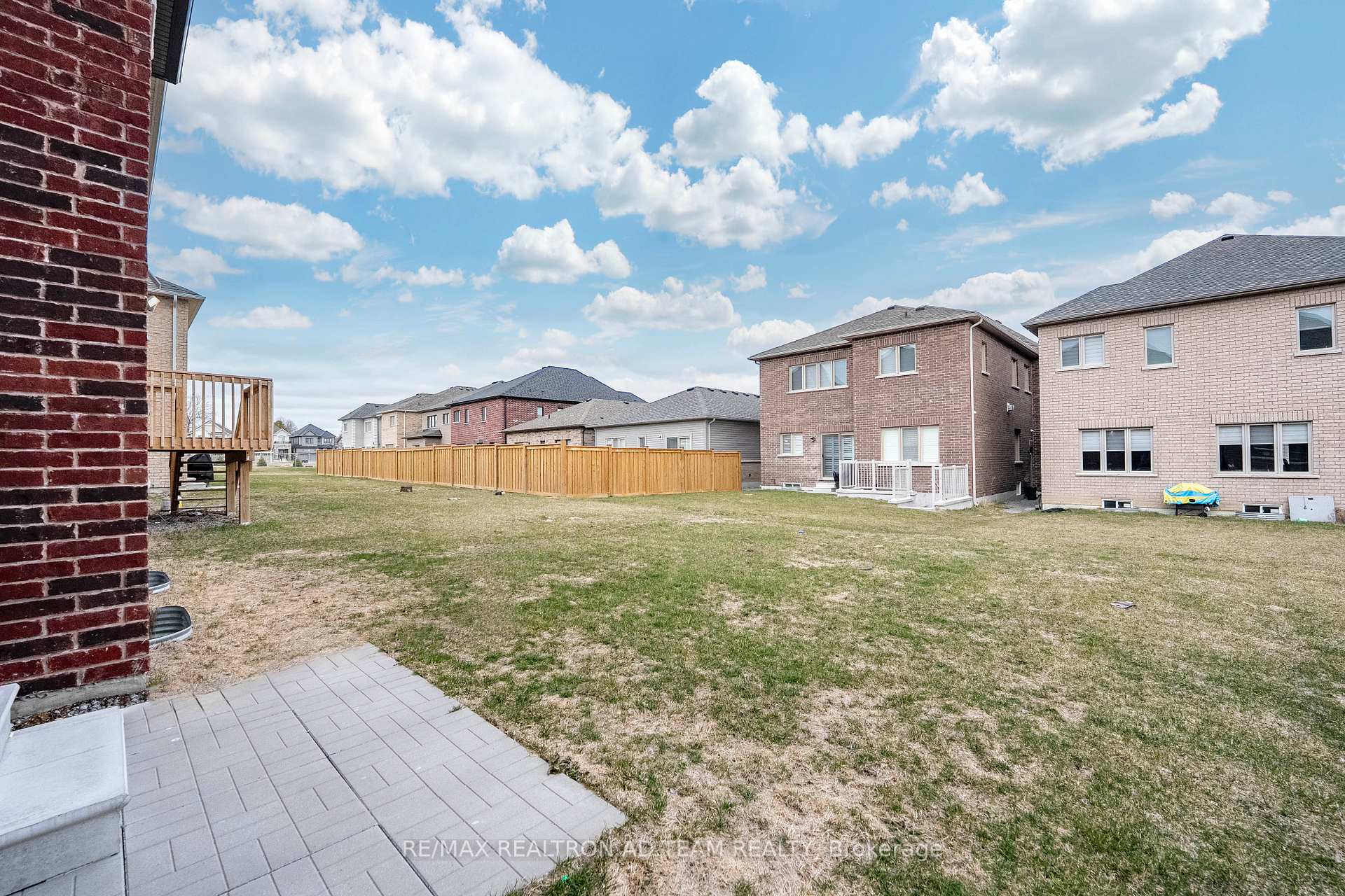 Photo 31 of 211 Doug Finney Street, Oshawa, Eastdale — HOMEH