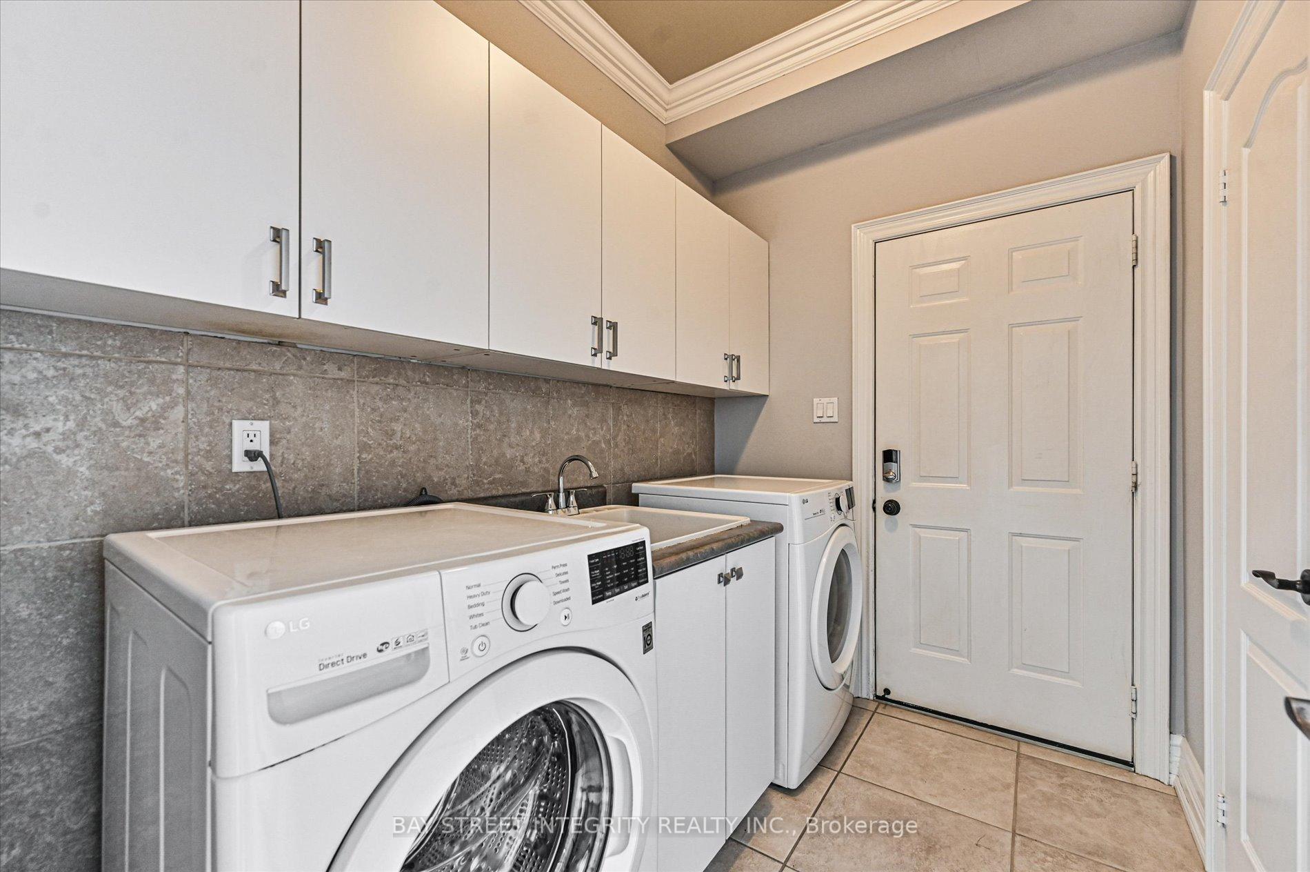 Photo 18 of 71 Nevada Crescent, Vaughan, Rural Vaughan — HOMEH