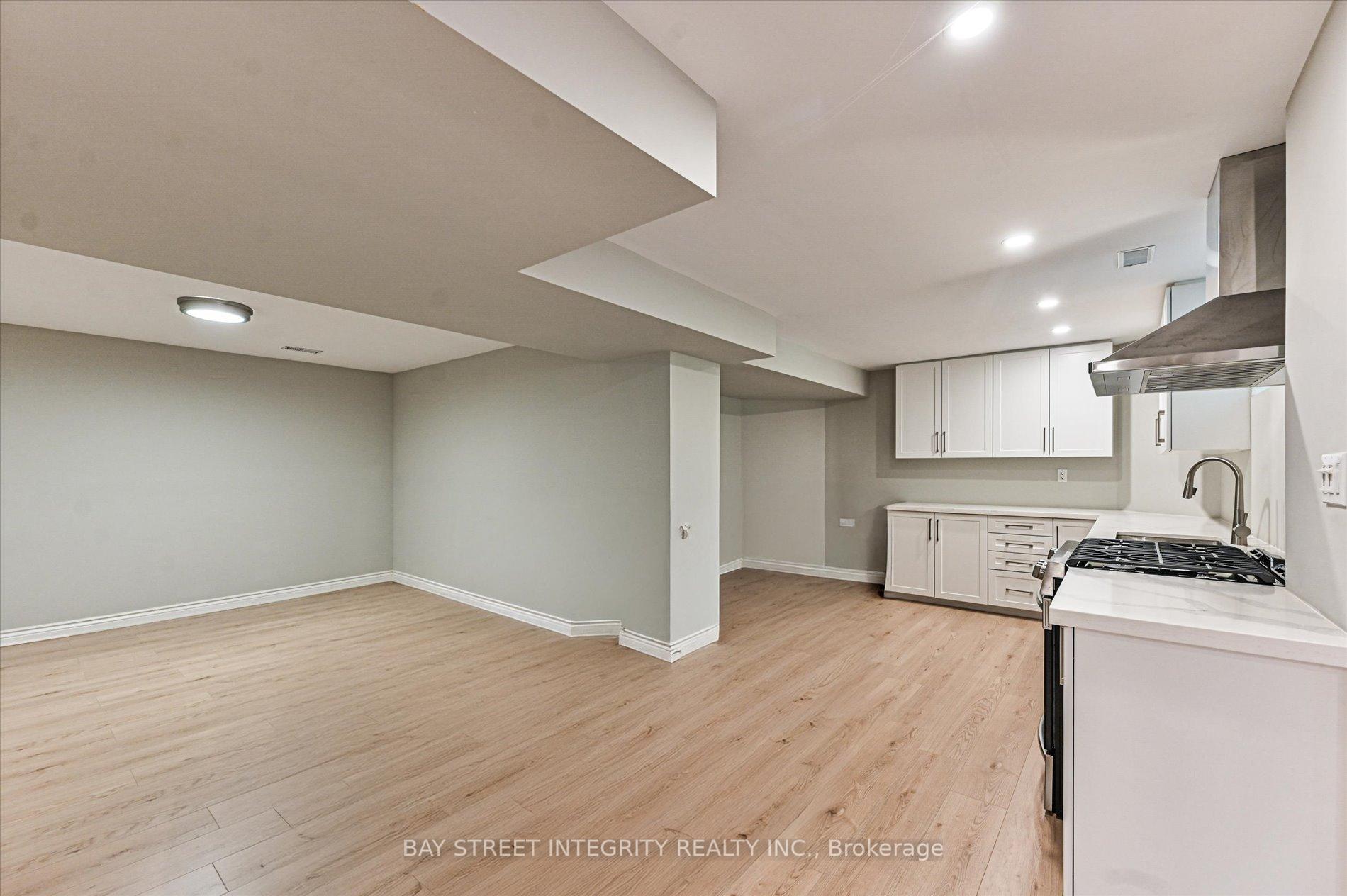 Photo 37 of 71 Nevada Crescent, Vaughan, Rural Vaughan — HOMEH
