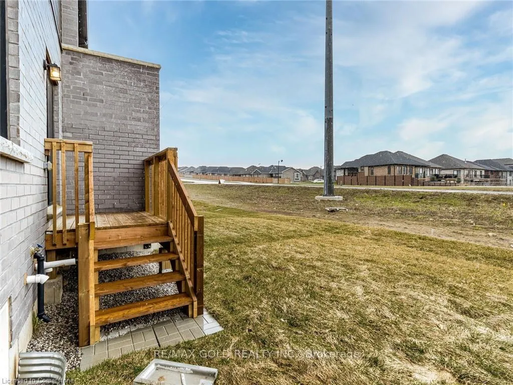 Photo 49 of 57 George Brier Drive, Brant, Paris — HOMEH