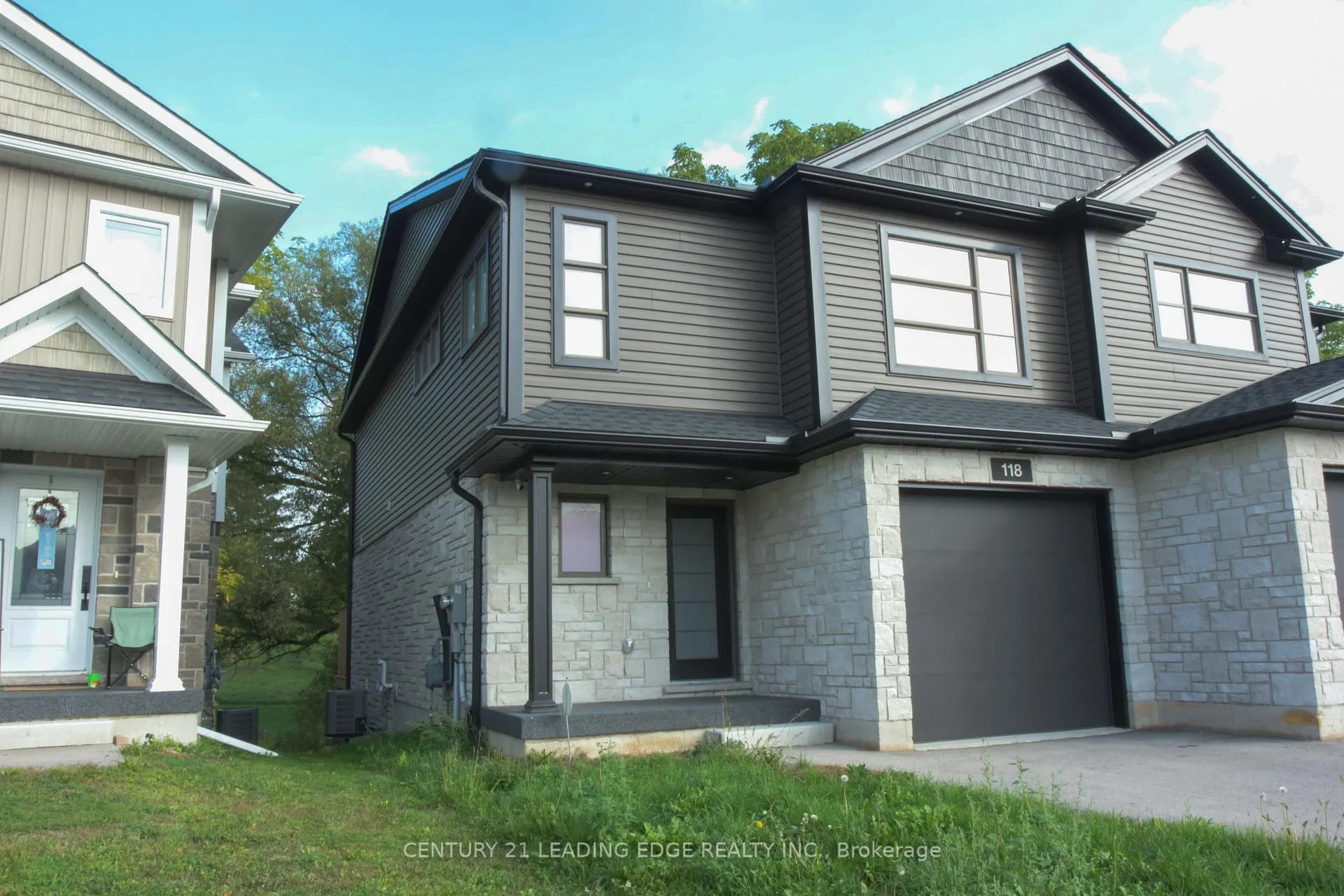 Photo 2 of Unit Upper, 118 2nd Street, Brockton — HOMEH